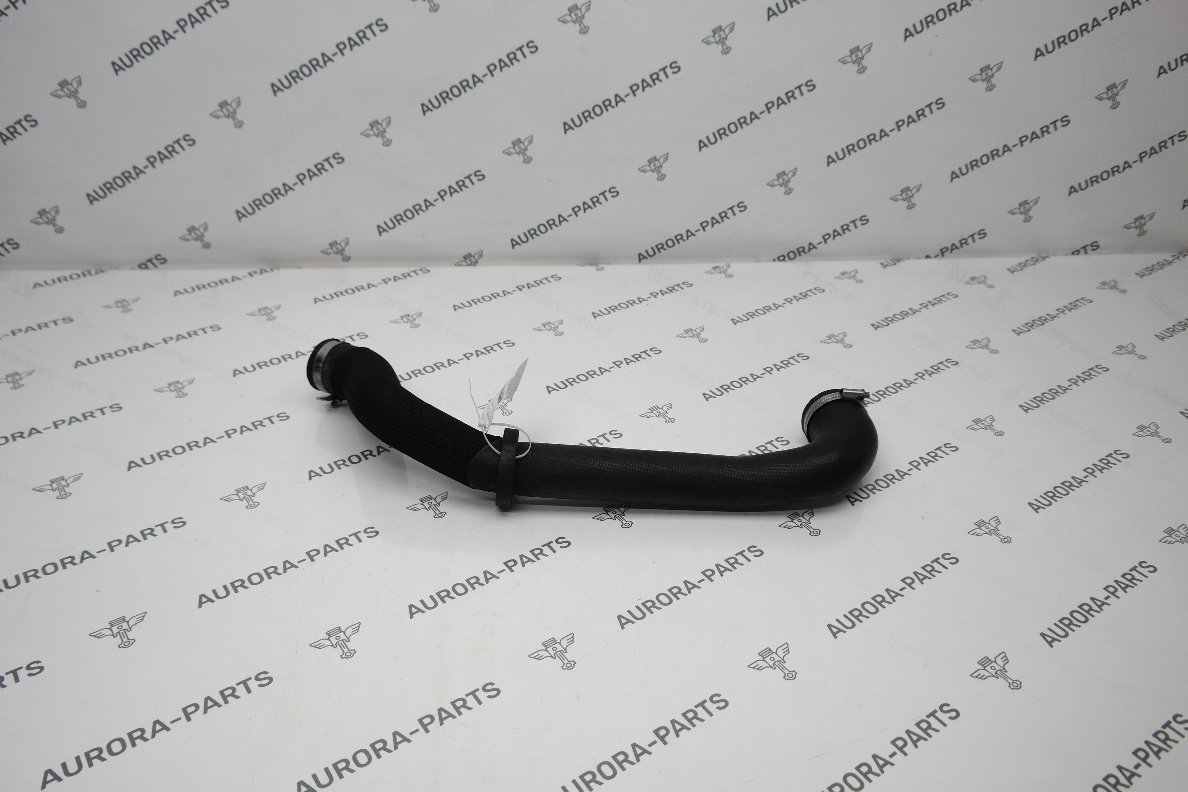 Патрубок интеркулера (4.4L DOHC DITC V8 Diesel) Land Rover Range Rover 30DDTX