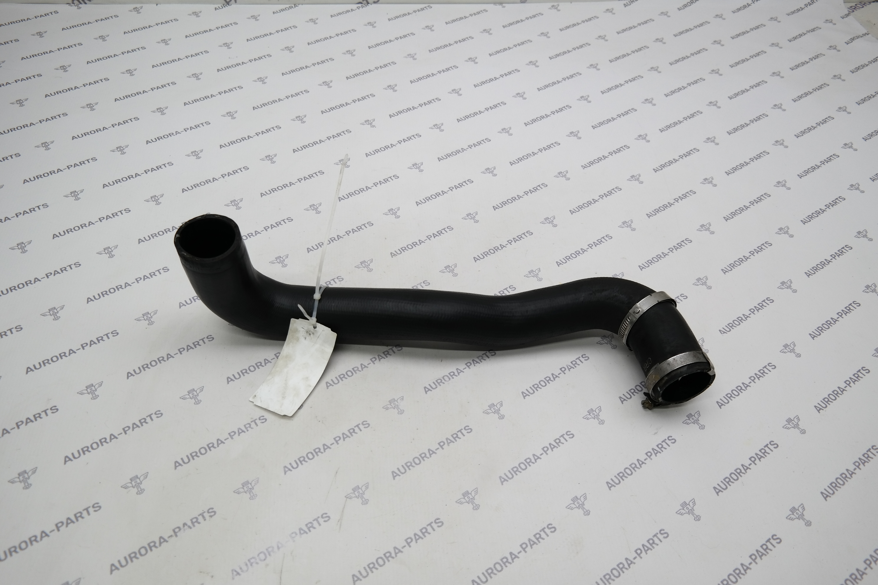 Патрубок интеркулера (4.4L DOHC DITC V8 Diesel) Land Rover Range Rover 30DDTX