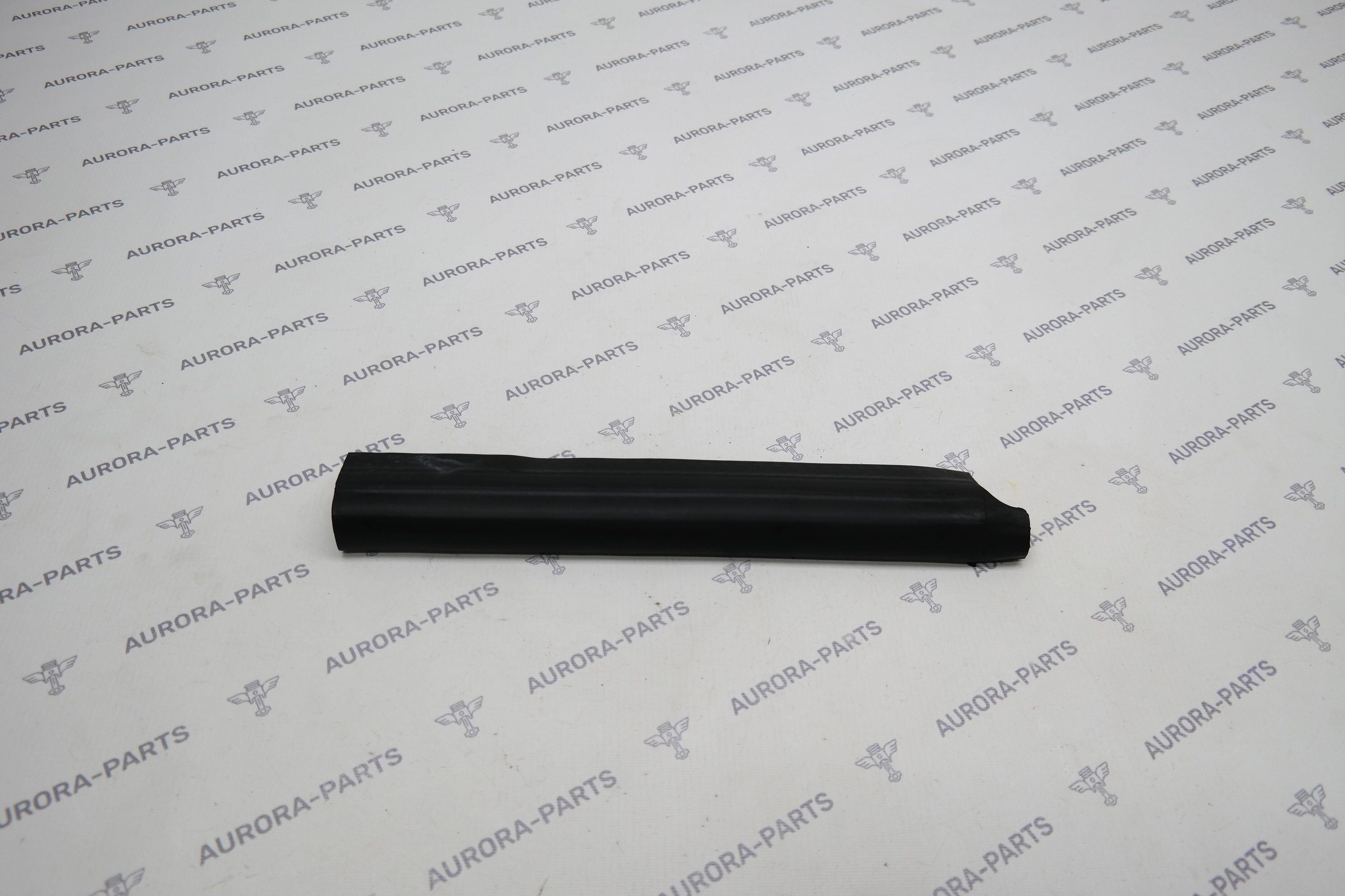 Уплотнитель капота LH Land Rover Range Rover Sport