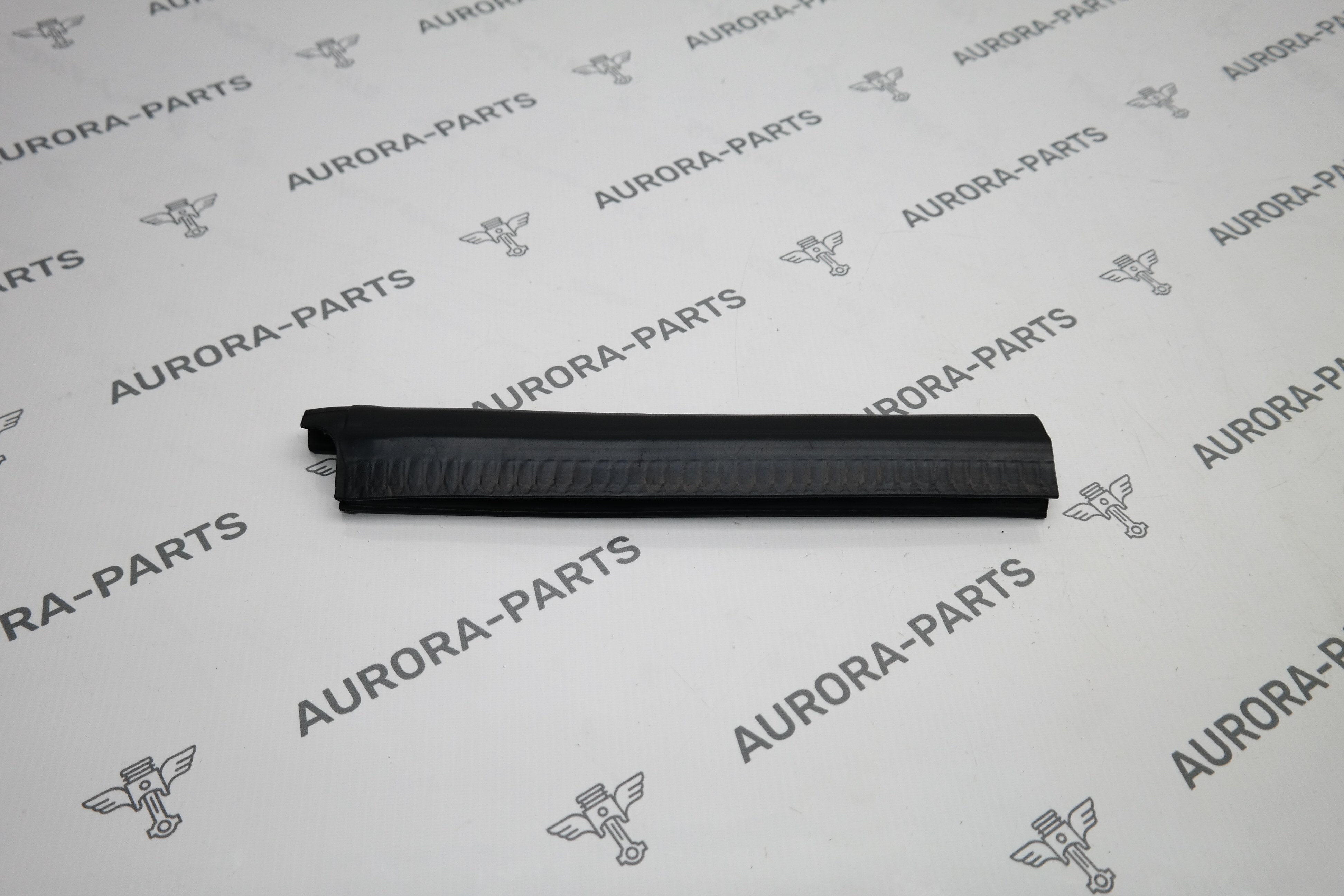 Уплотнитель капота LH Land Rover Range Rover Sport