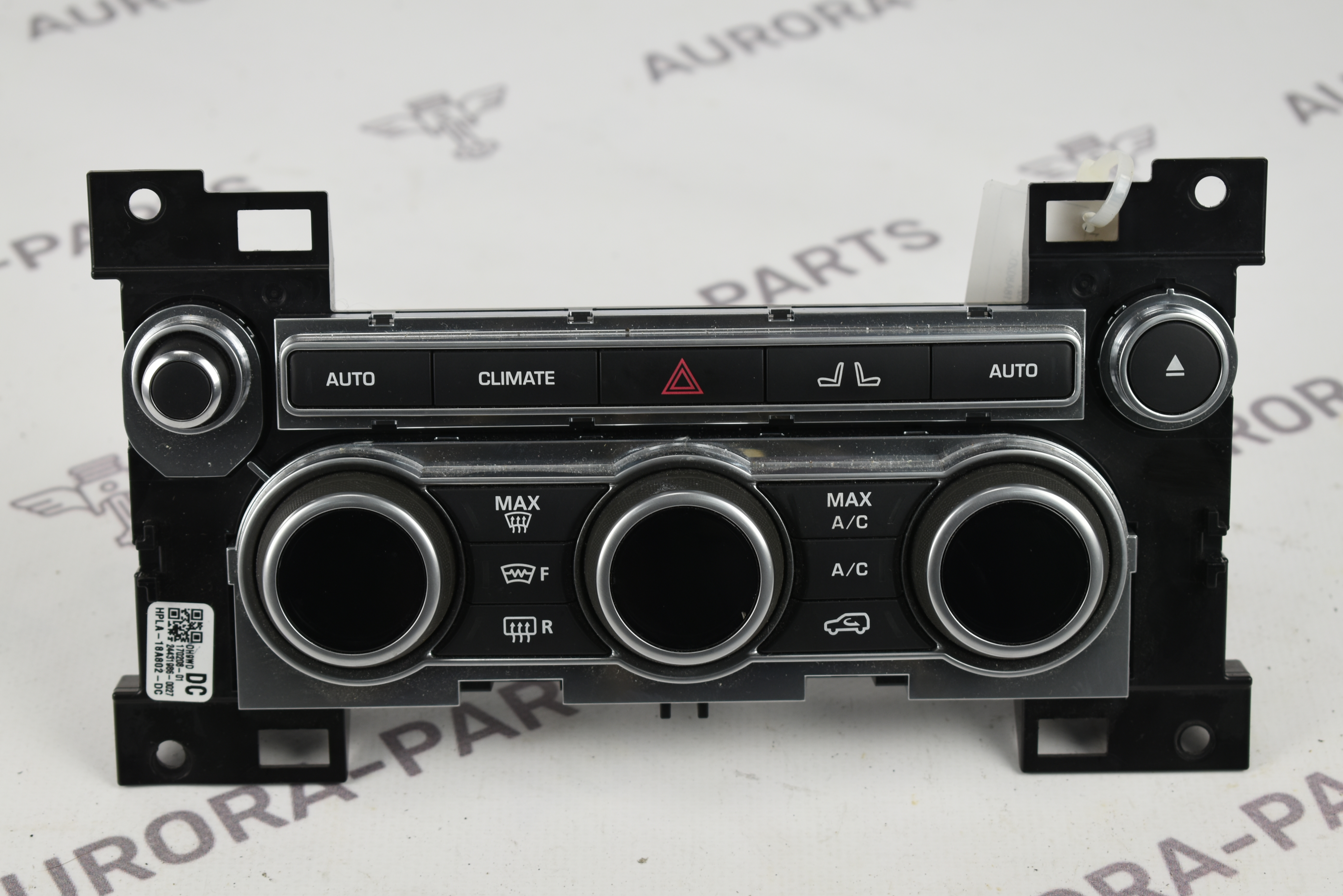 Блок кнопок управления климатконтролем на центральной консоли Land Rover Range Rover 30DDTX