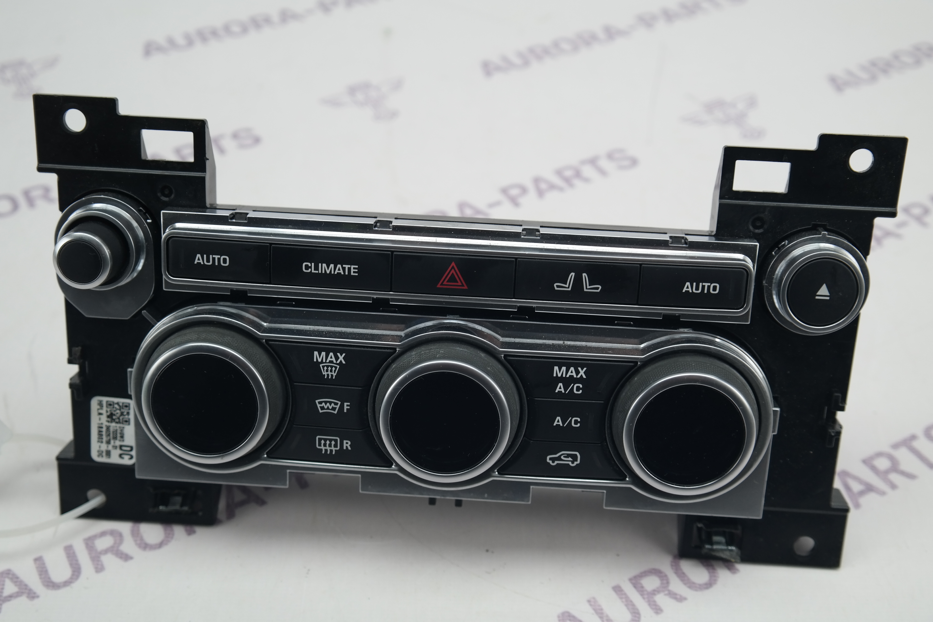 Блок кнопок управления климатконтролем на центральной консоли Land Rover Range Rover 30DDTX
