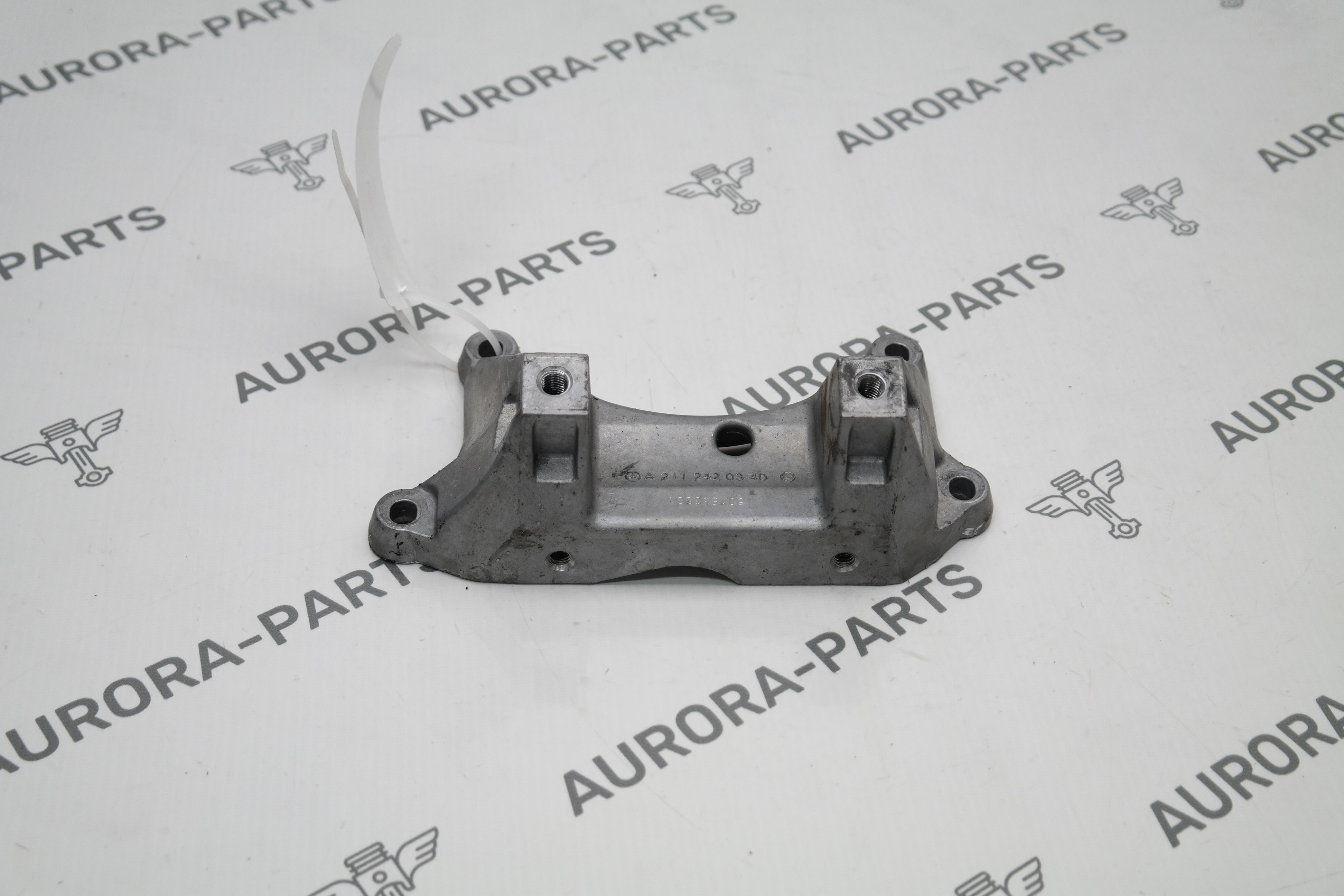 Кронштейн крепления АКПП задний Mercedes E-Klasse 