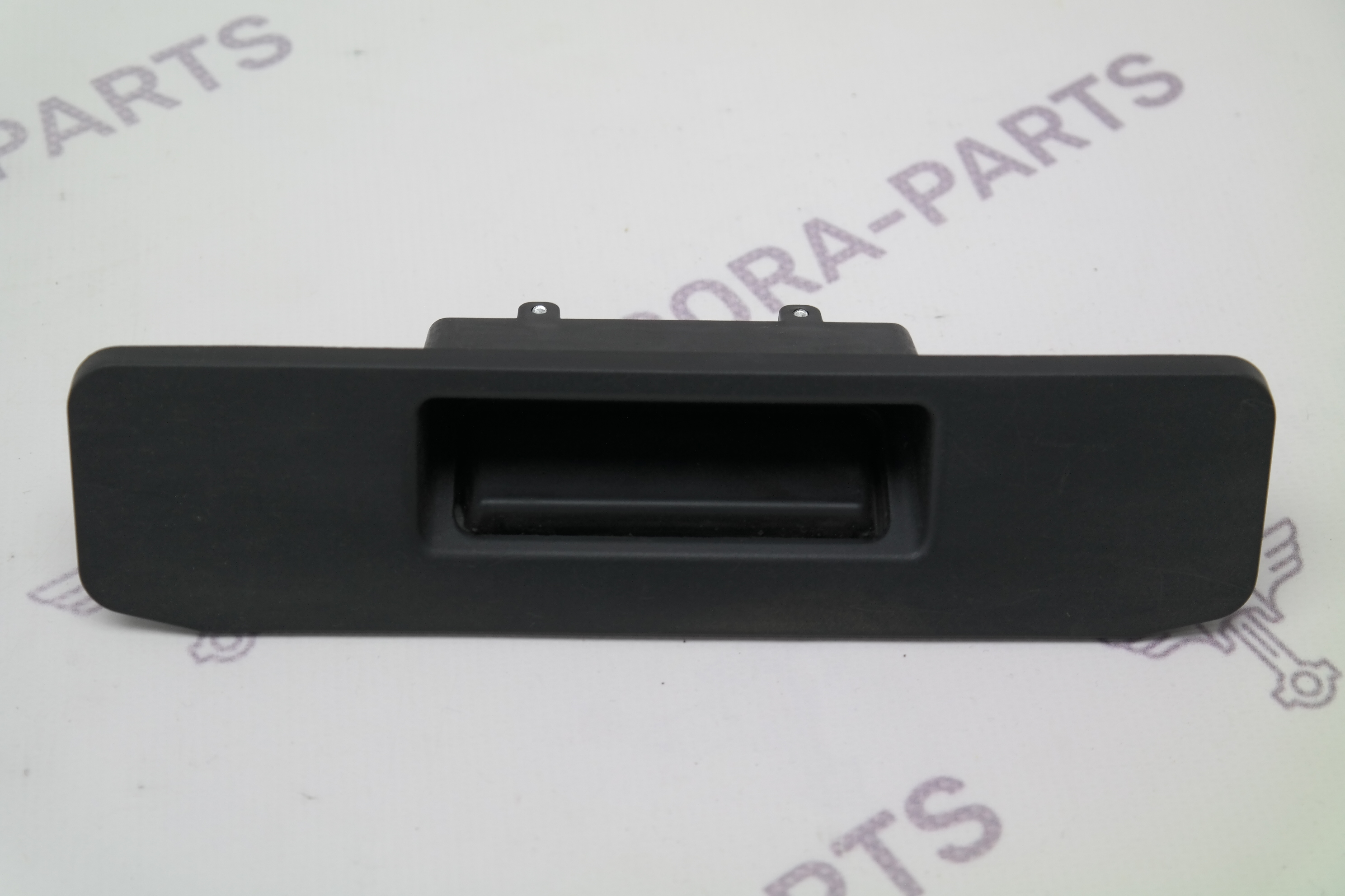 Накладка крышки багажника с кнопкой открывания Mercedes E-Klasse 