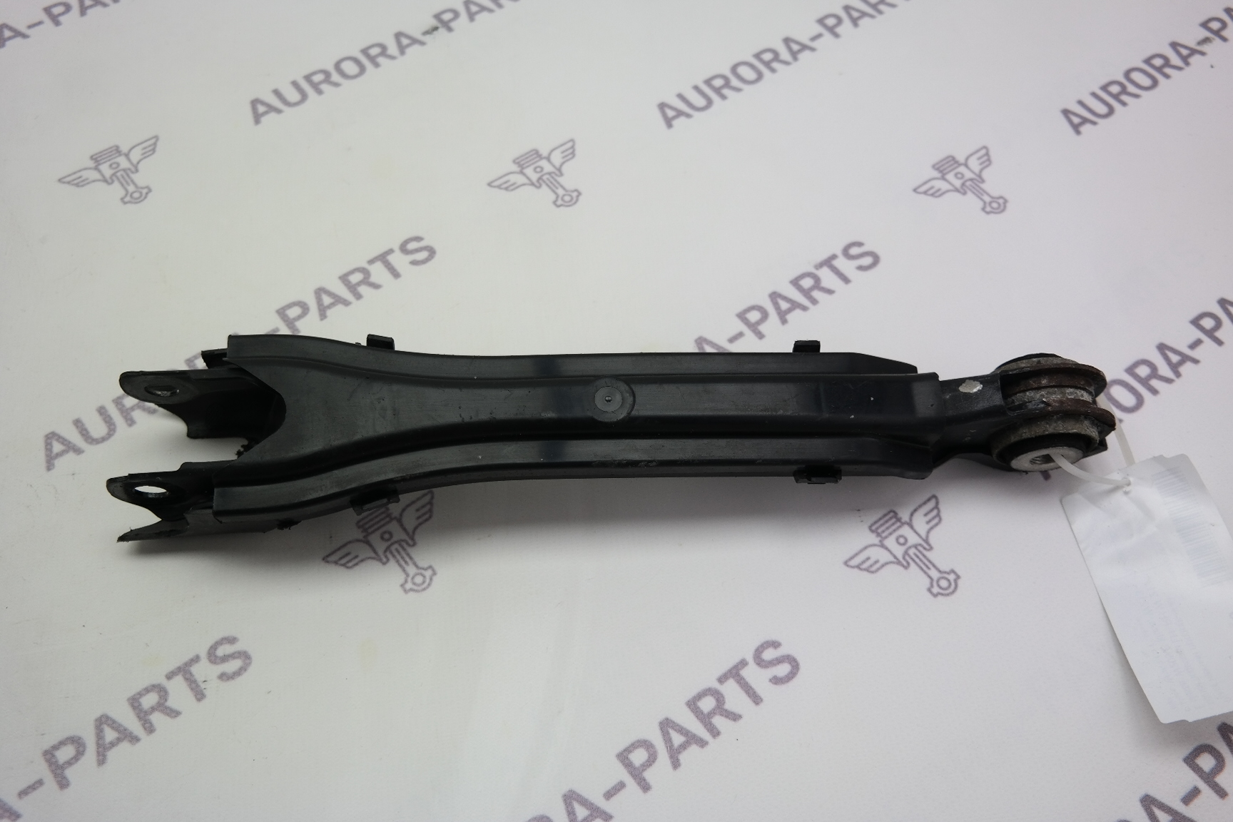 Рычаг нижний продольный задней подвески LH=RH Mercedes C-Klasse