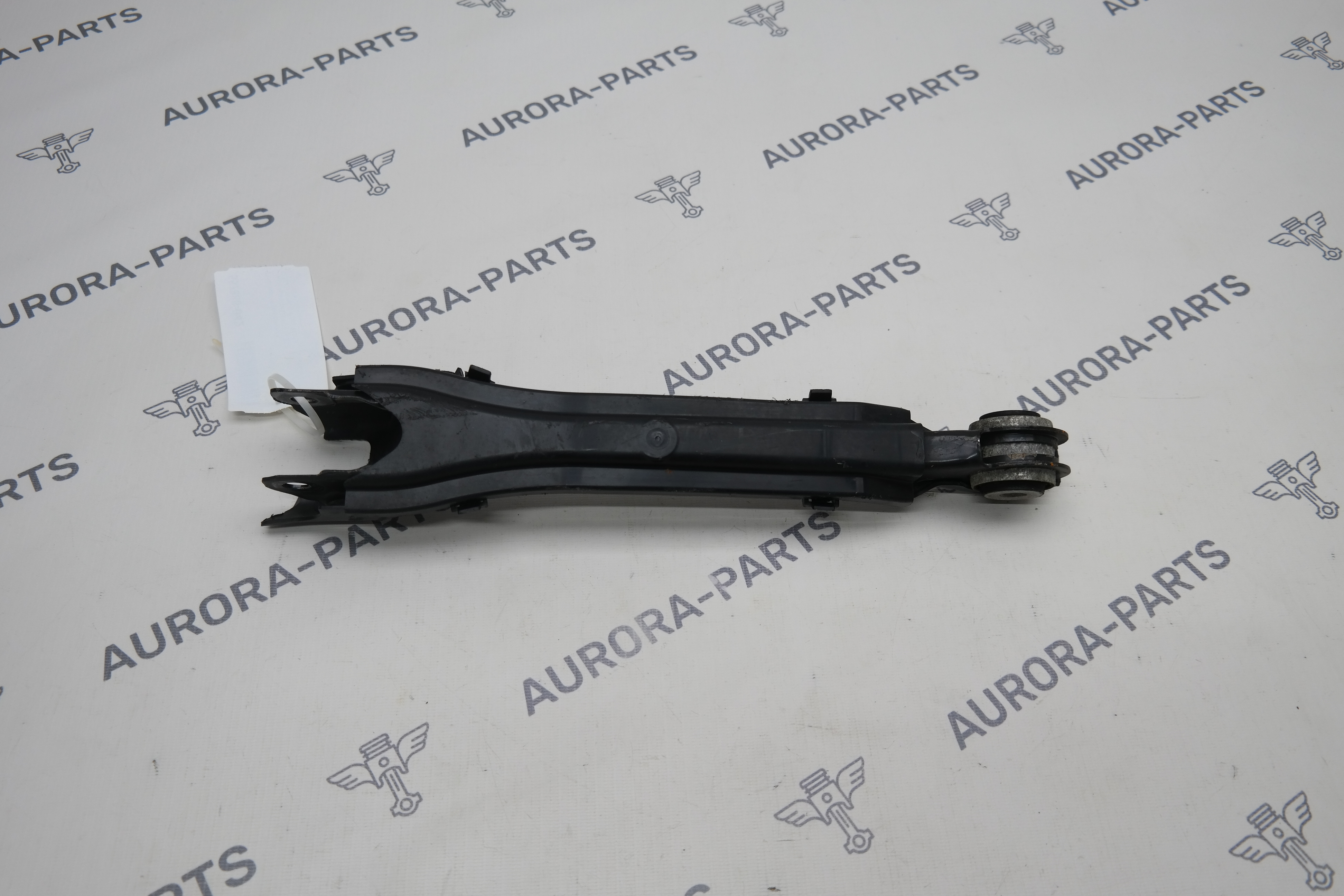 Рычаг нижний продольный задней подвески LH=RH Mercedes C-Klasse