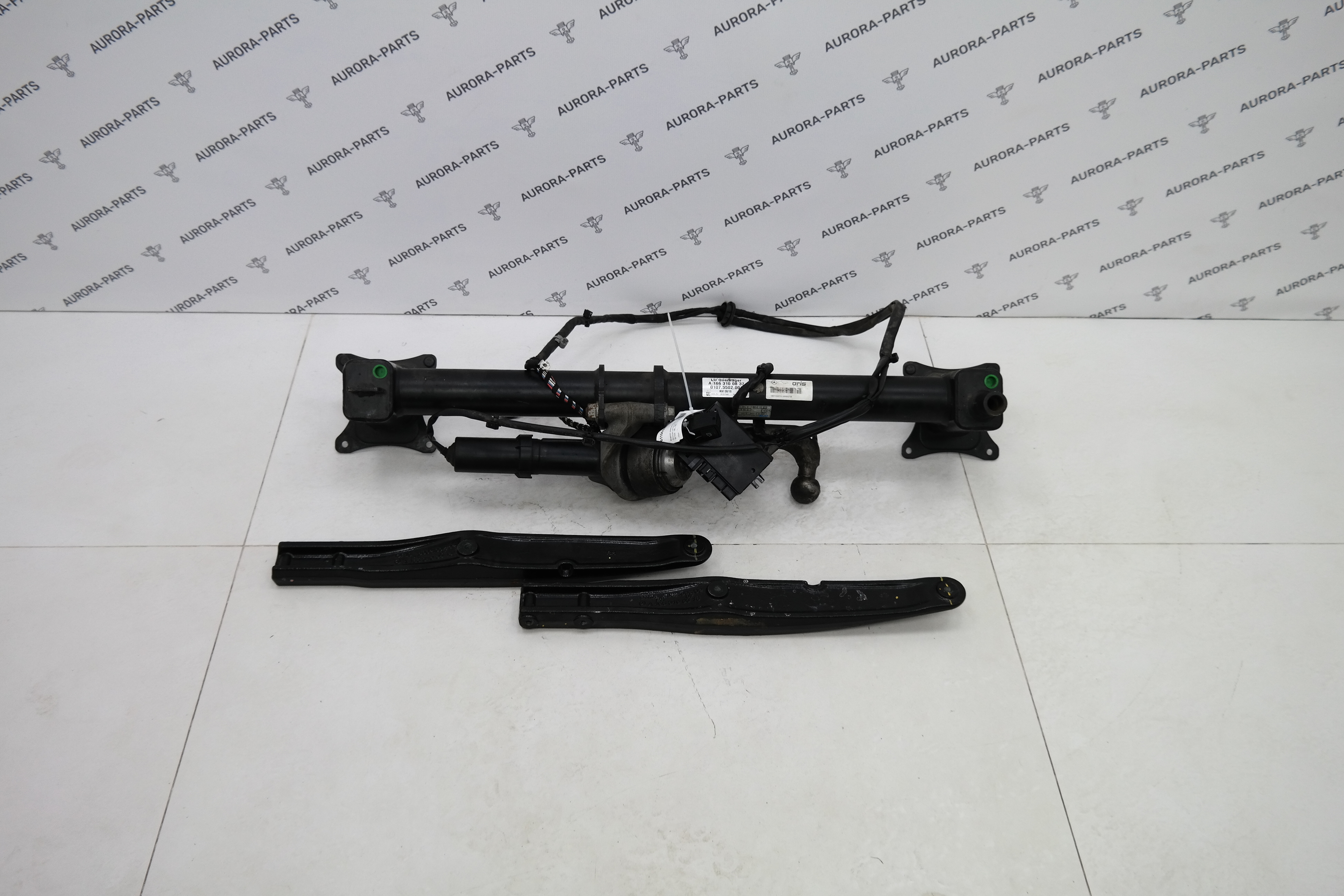 Фаркоп электрический в сборе с блоком согласования и кнопками Mercedes GL/GLS