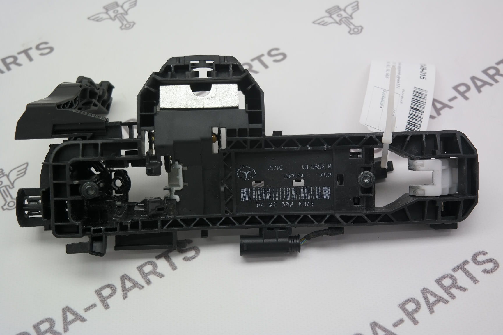 Кронштейн наружней ручки LH Mercedes E-Klasse