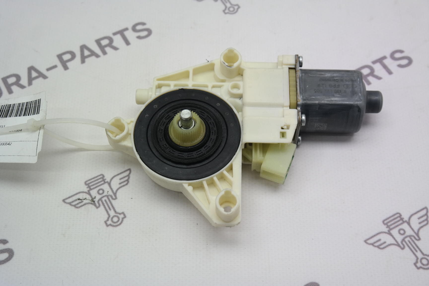 Моторчик стеклоподъемника задний LH Mercedes E-Klasse 