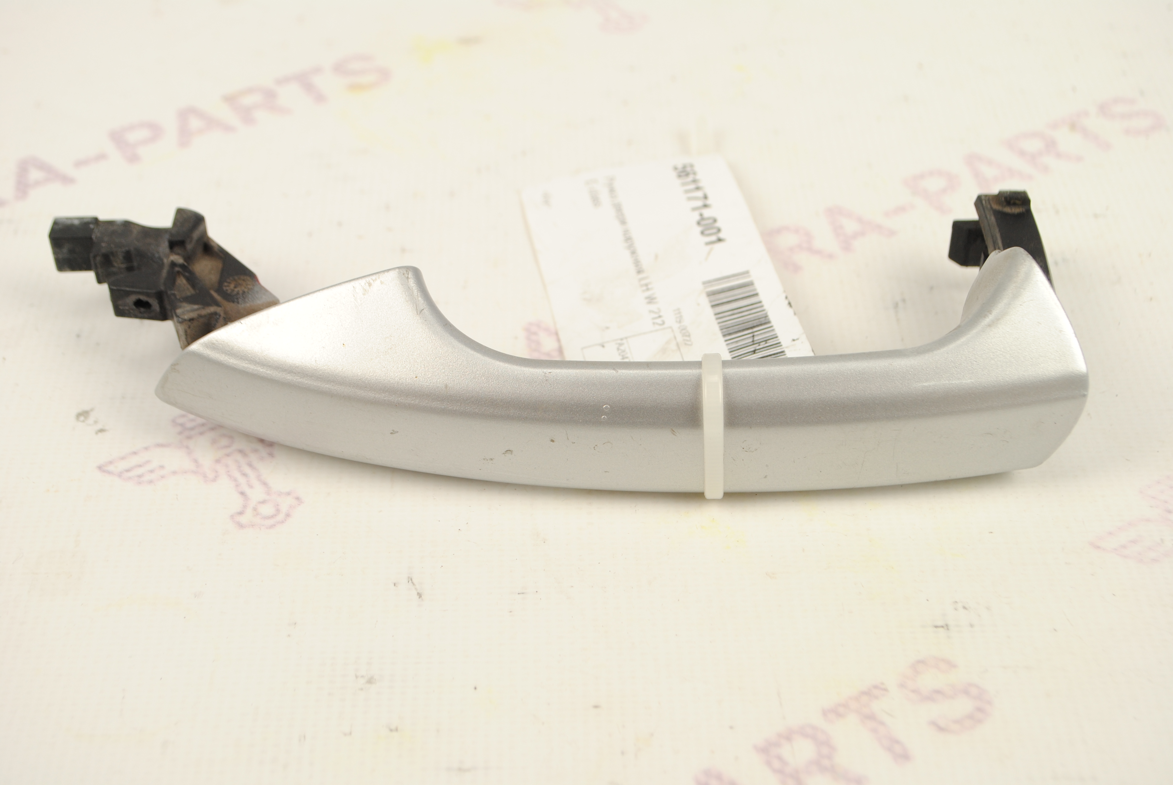 Ручка двери наружняя LH Mercedes E-Klasse 