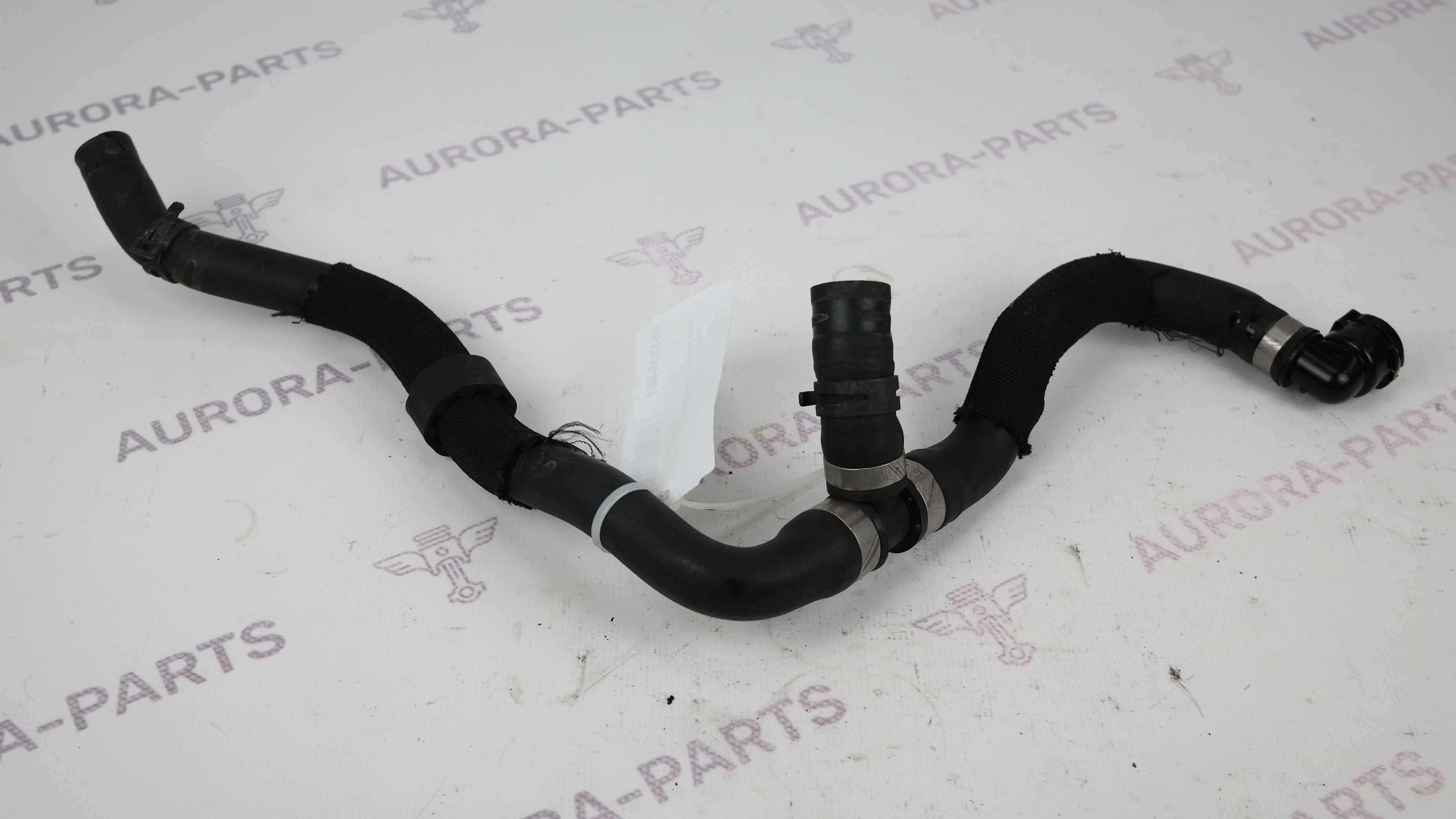 Патрубок системы охлаждения Mercedes E-Klasse