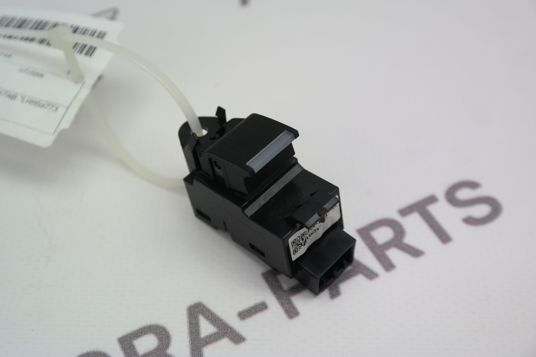 Кнопка пассажирского стеклоподъемника Land Rover Discovery Sport