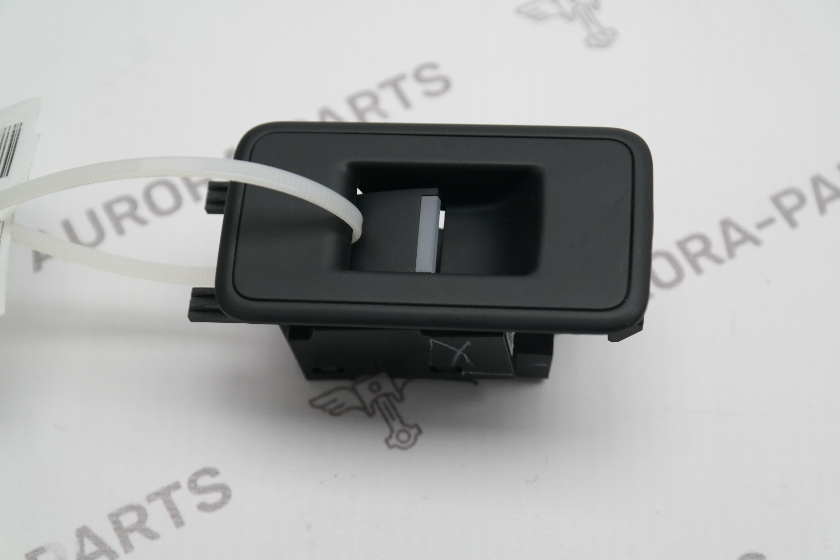 Кнопка пассажирского стеклоподъемника Land Rover Discovery Sport