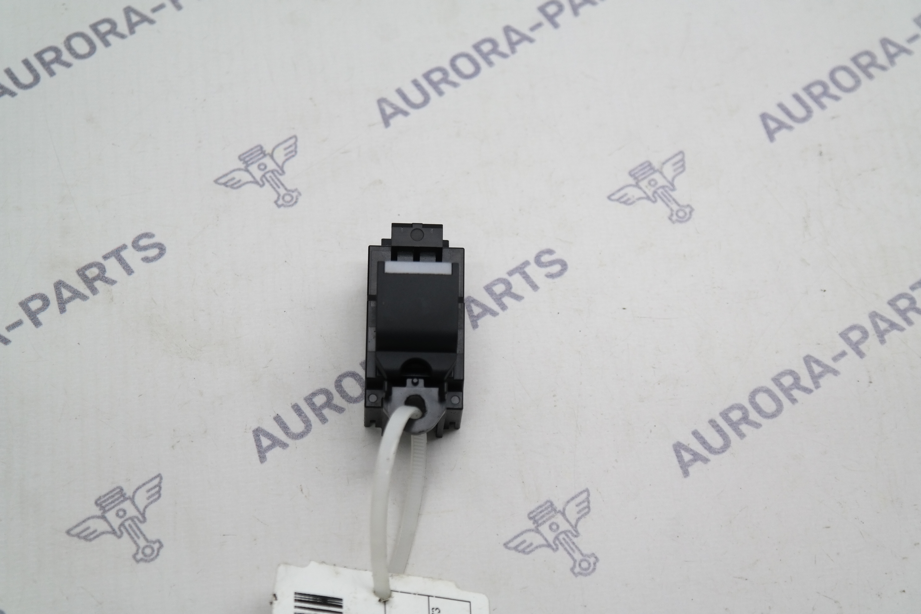 Кнопка пассажирского стеклоподъемника Land Rover Discovery Sport