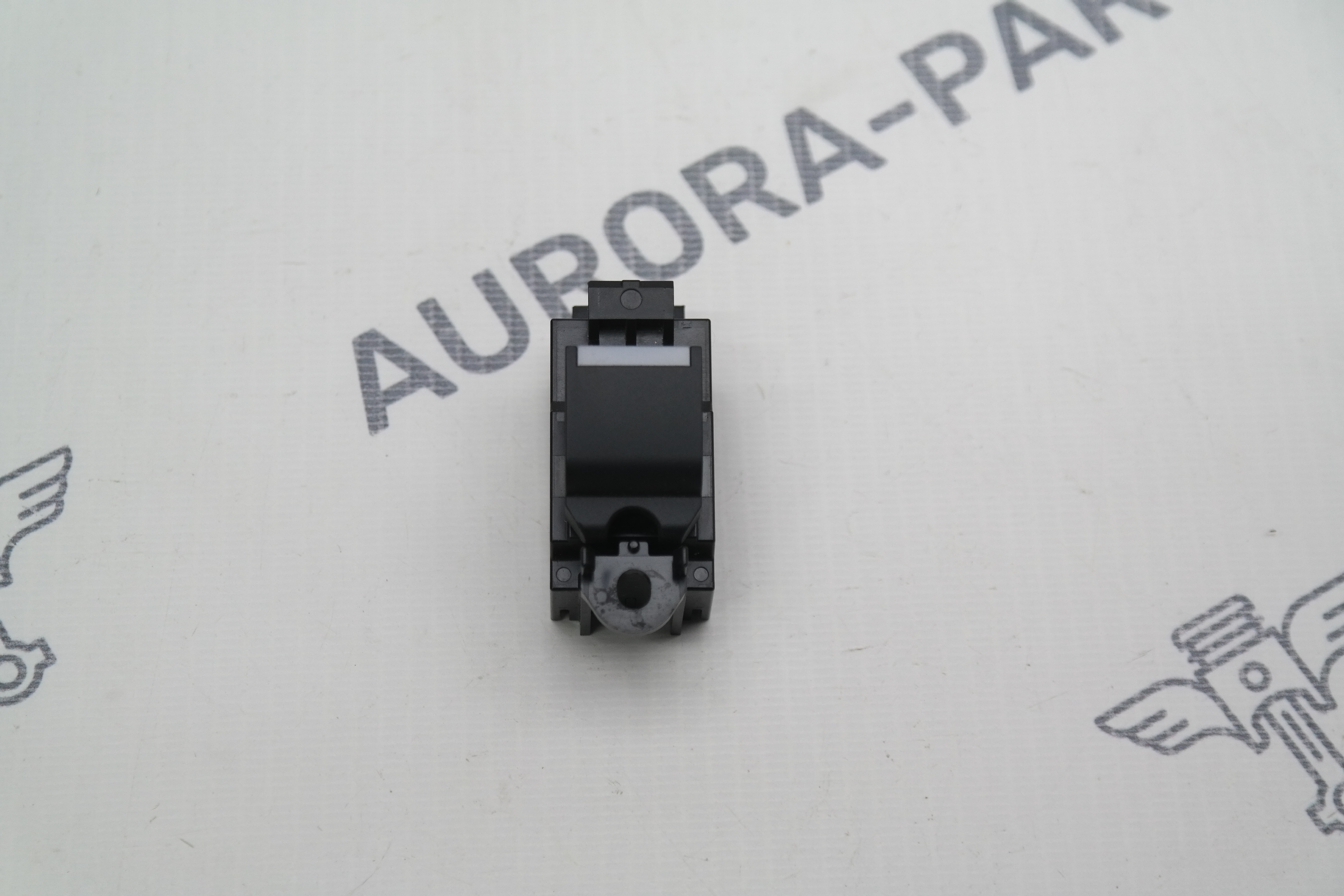 Кнопка пассажирского стеклоподъемника Land Rover Discovery Sport