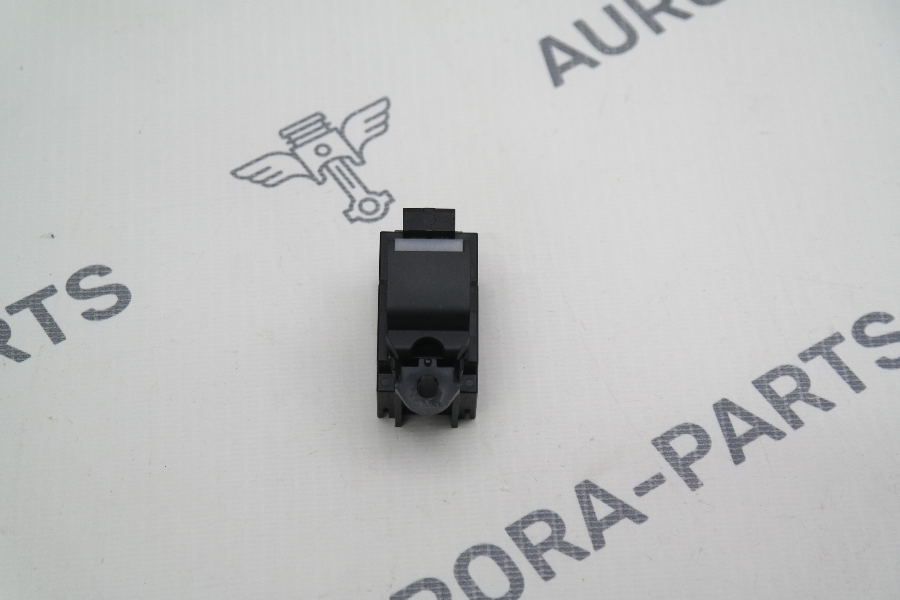 Кнопка пассажирского стеклоподъемника Land Rover Discovery Sport