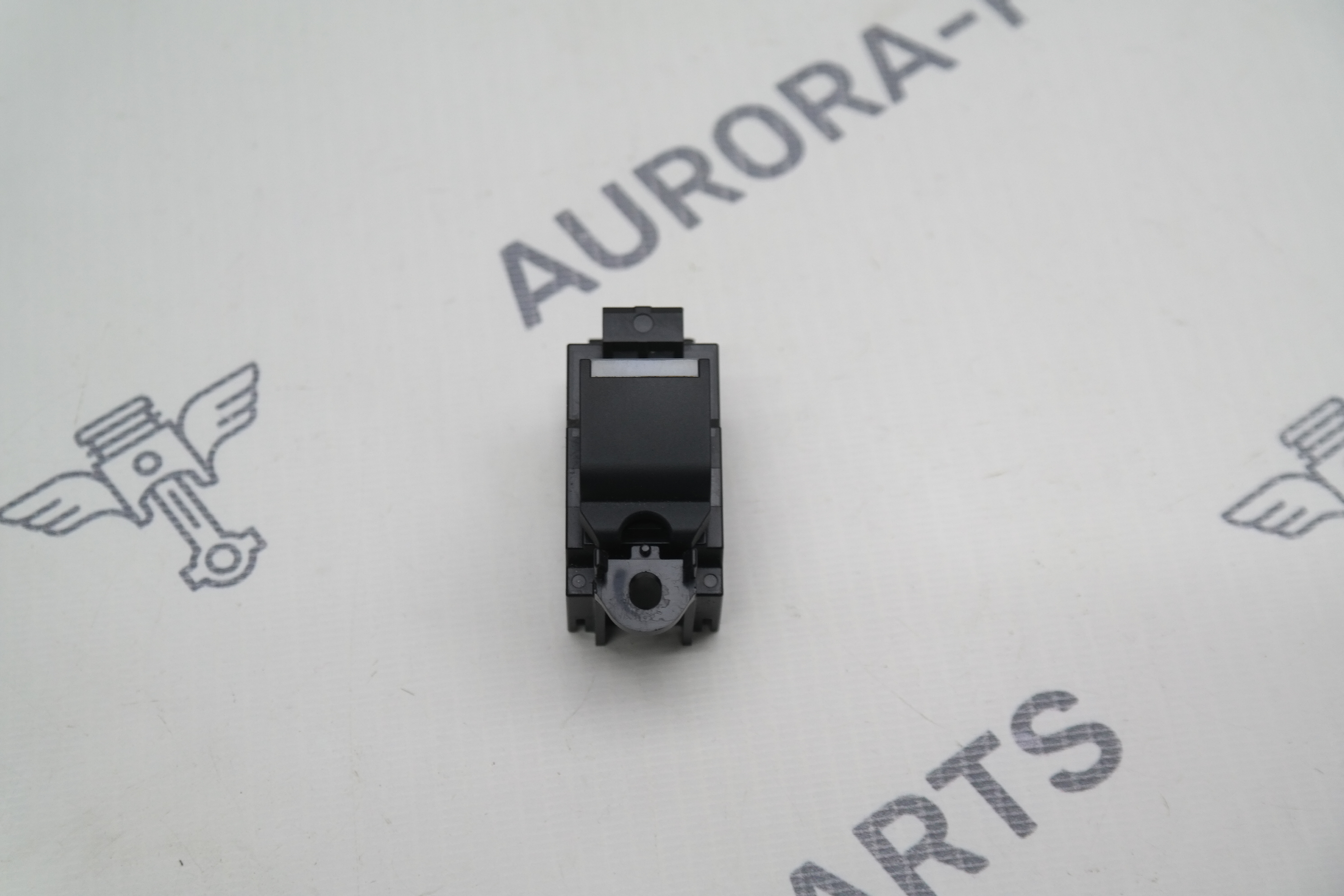 Кнопка пассажирского стеклоподъемника Land Rover Discovery Sport