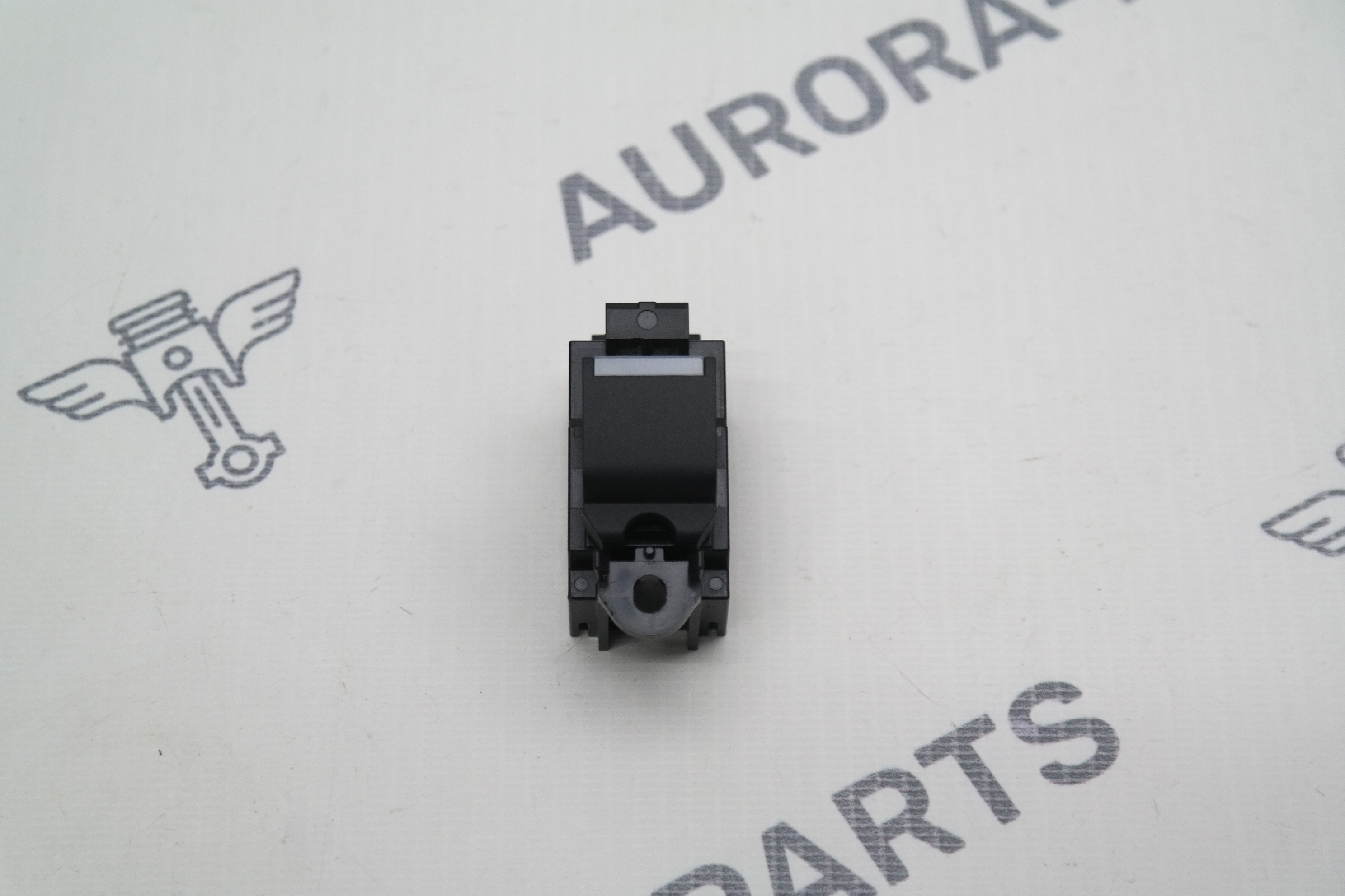 Кнопка пассажирского стеклоподъемника Land Rover Discovery Sport