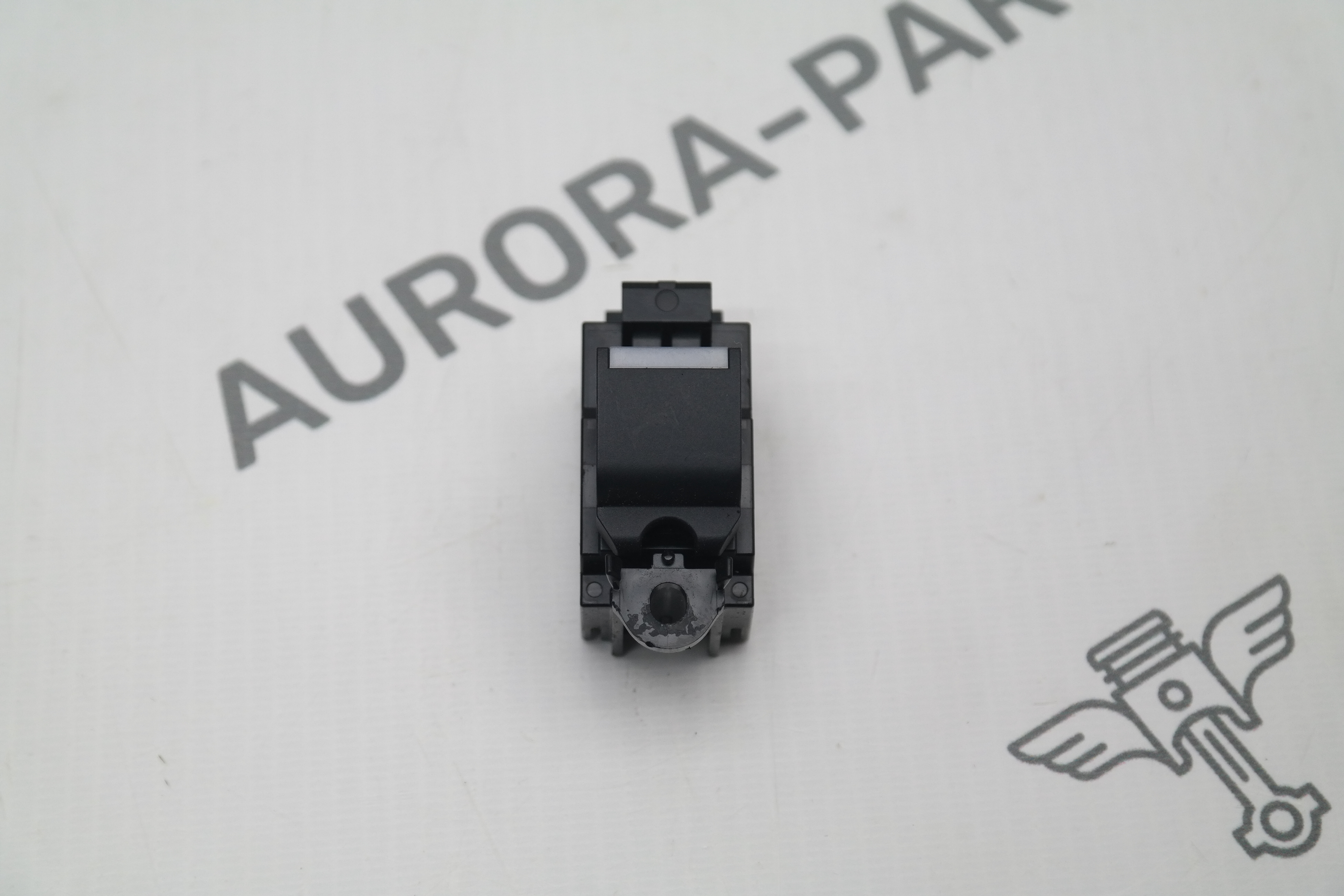 Кнопка пассажирского стеклоподъемника Land Rover Discovery Sport