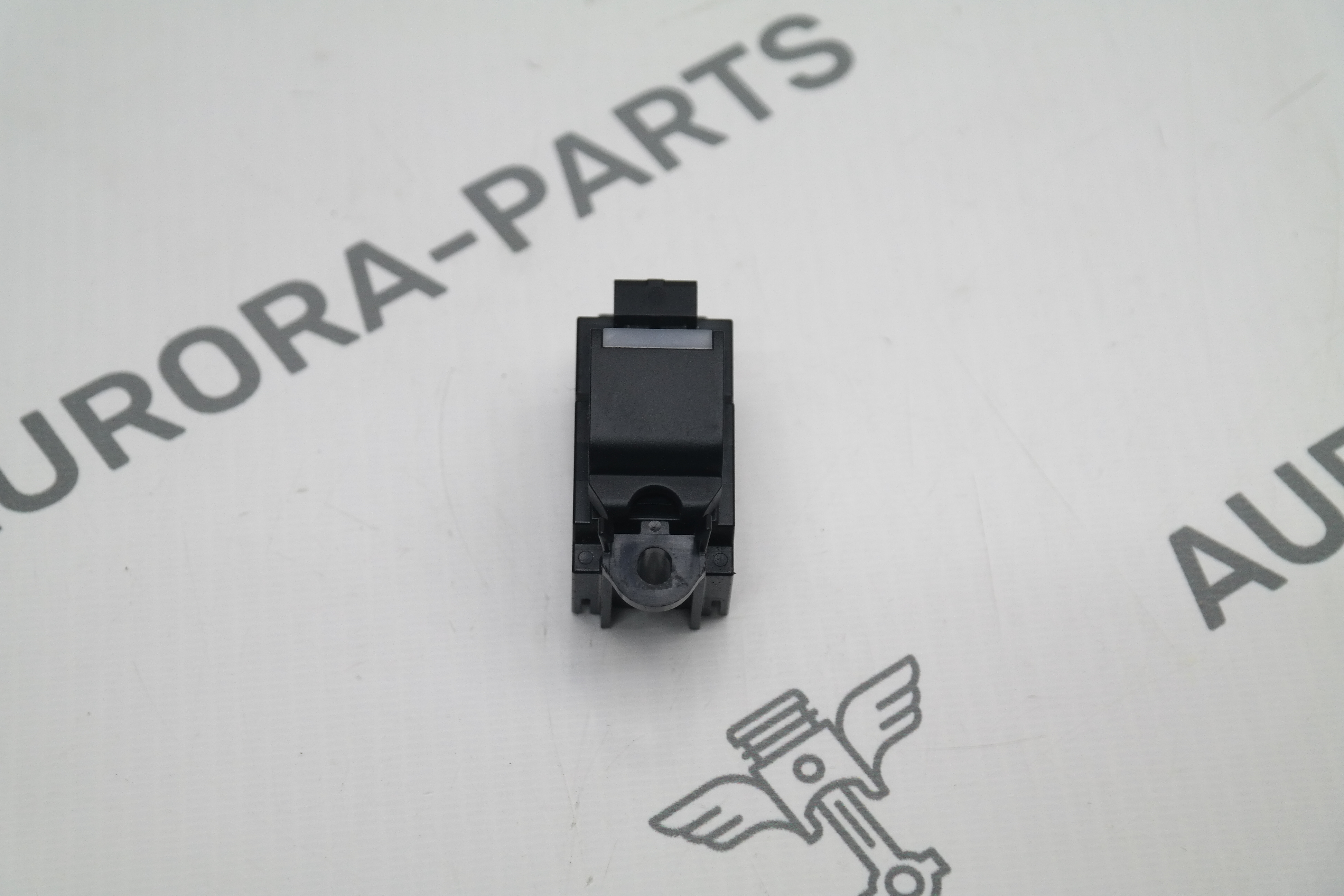 Кнопка пассажирского стеклоподъемника Land Rover Discovery Sport