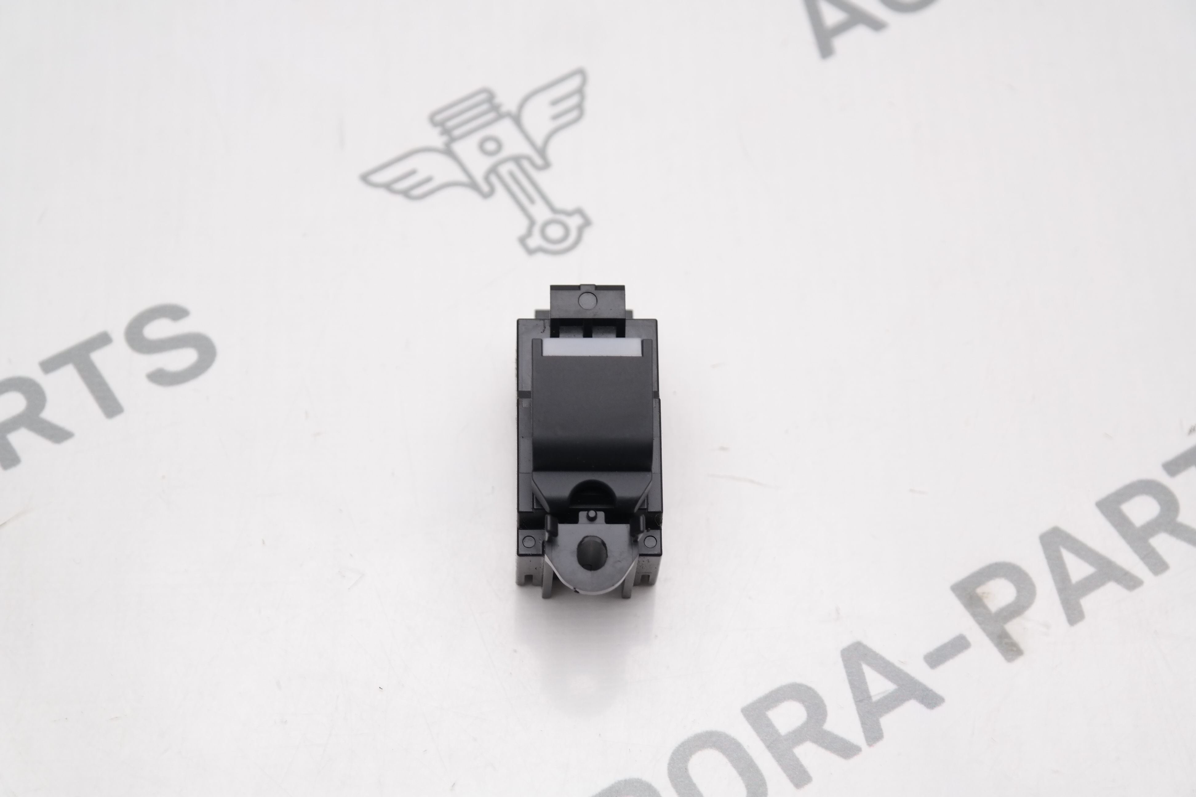 Кнопка пассажирского стеклоподъемника Land Rover Discovery Sport