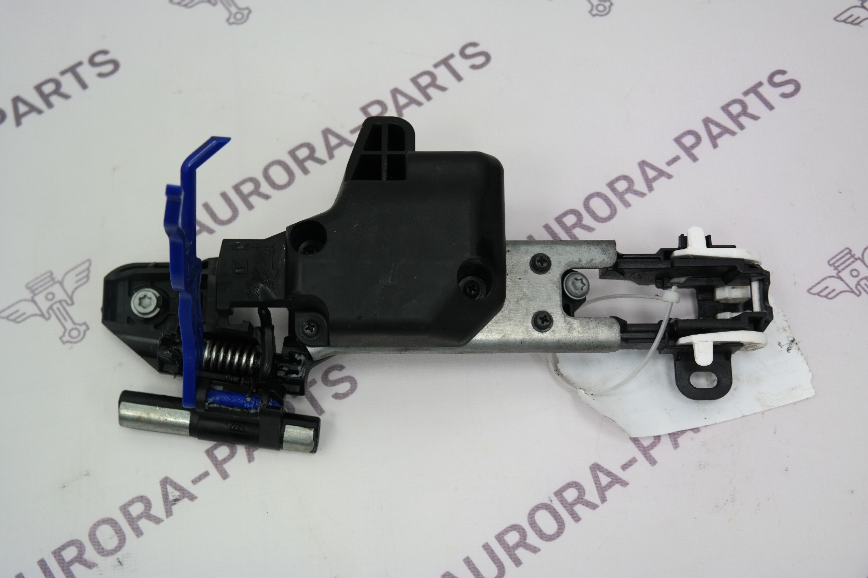 Кронштейн крепления наружней ручки задней двери RH Lexus RX