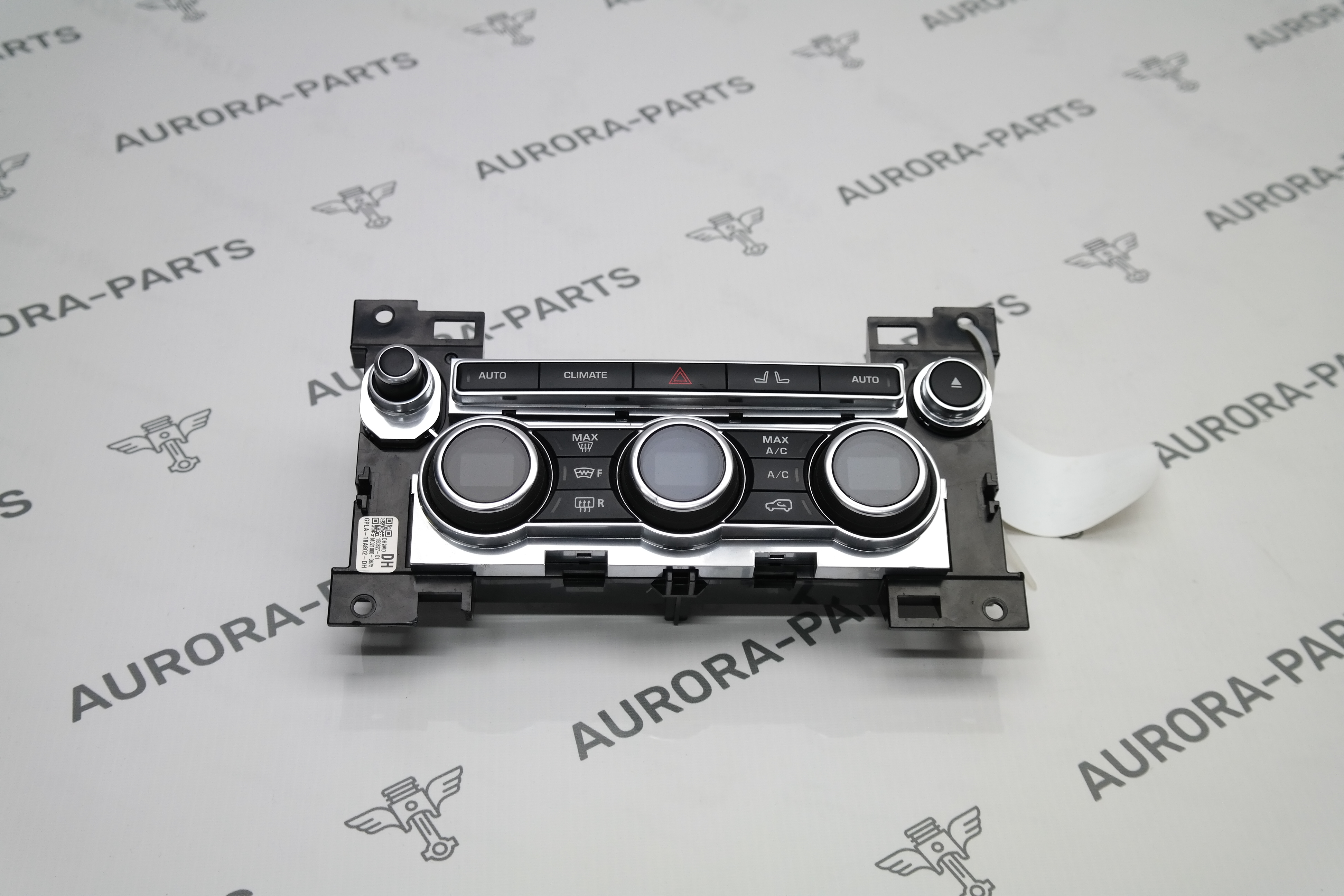 Блок кнопок управления климатконтролем на центральной консоли Land Rover Range Rover 30DDTX