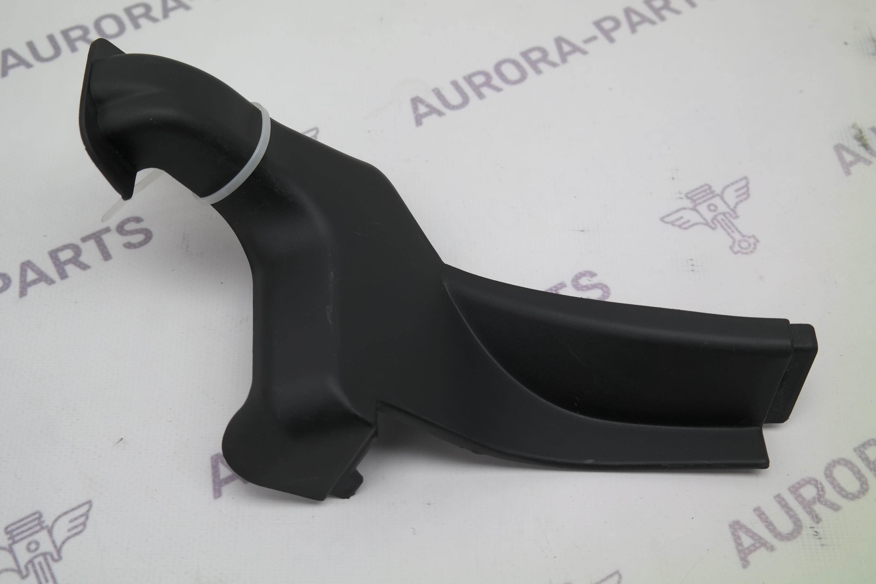 Кожух петли крышки багажника RH Land Rover Range Rover Sport