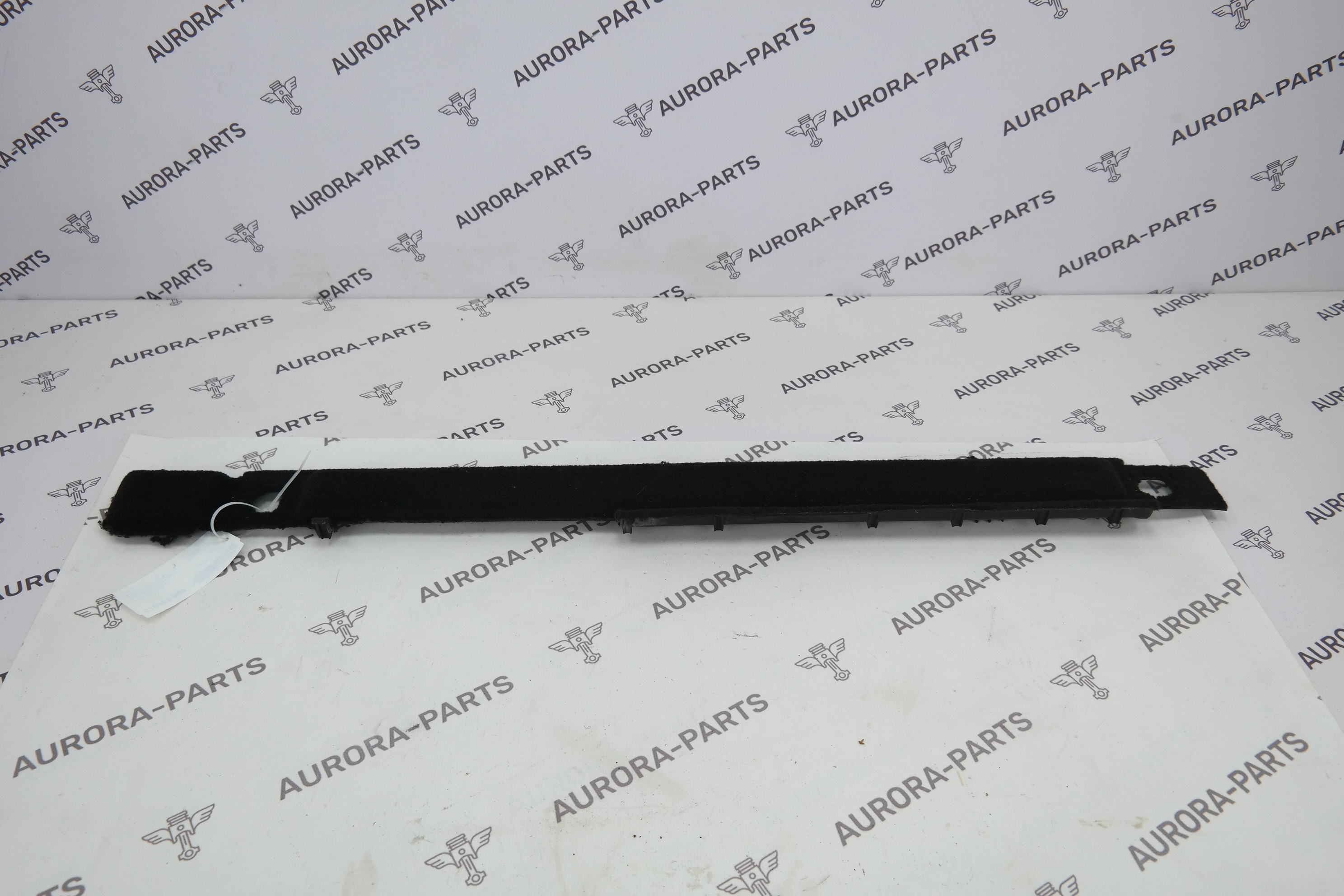 Накладка вкладыш направляющей багажного отделения LH Land Rover Range Rover Sport