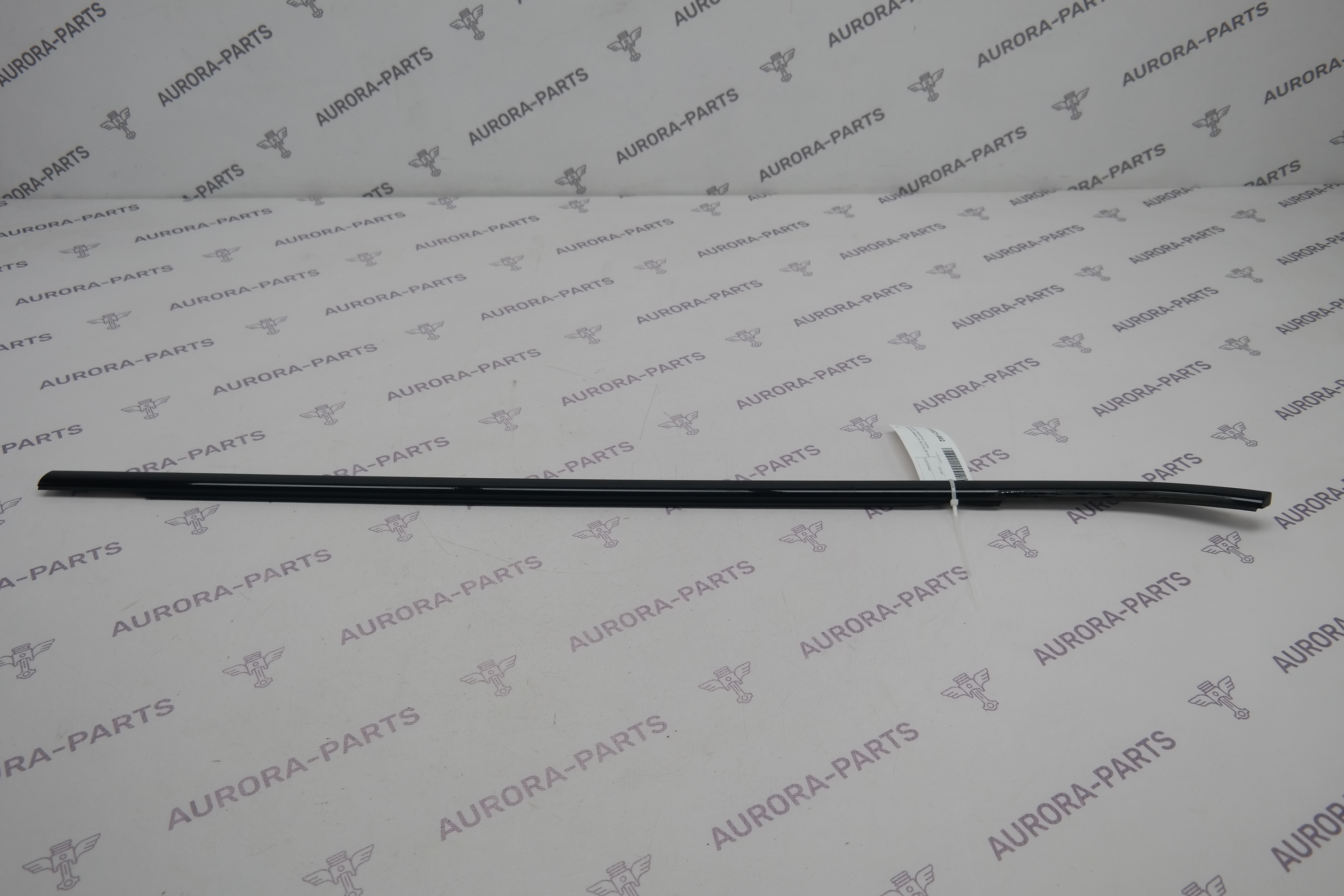 Молдинг (бархотка) стекла передней двери LH BMW X6