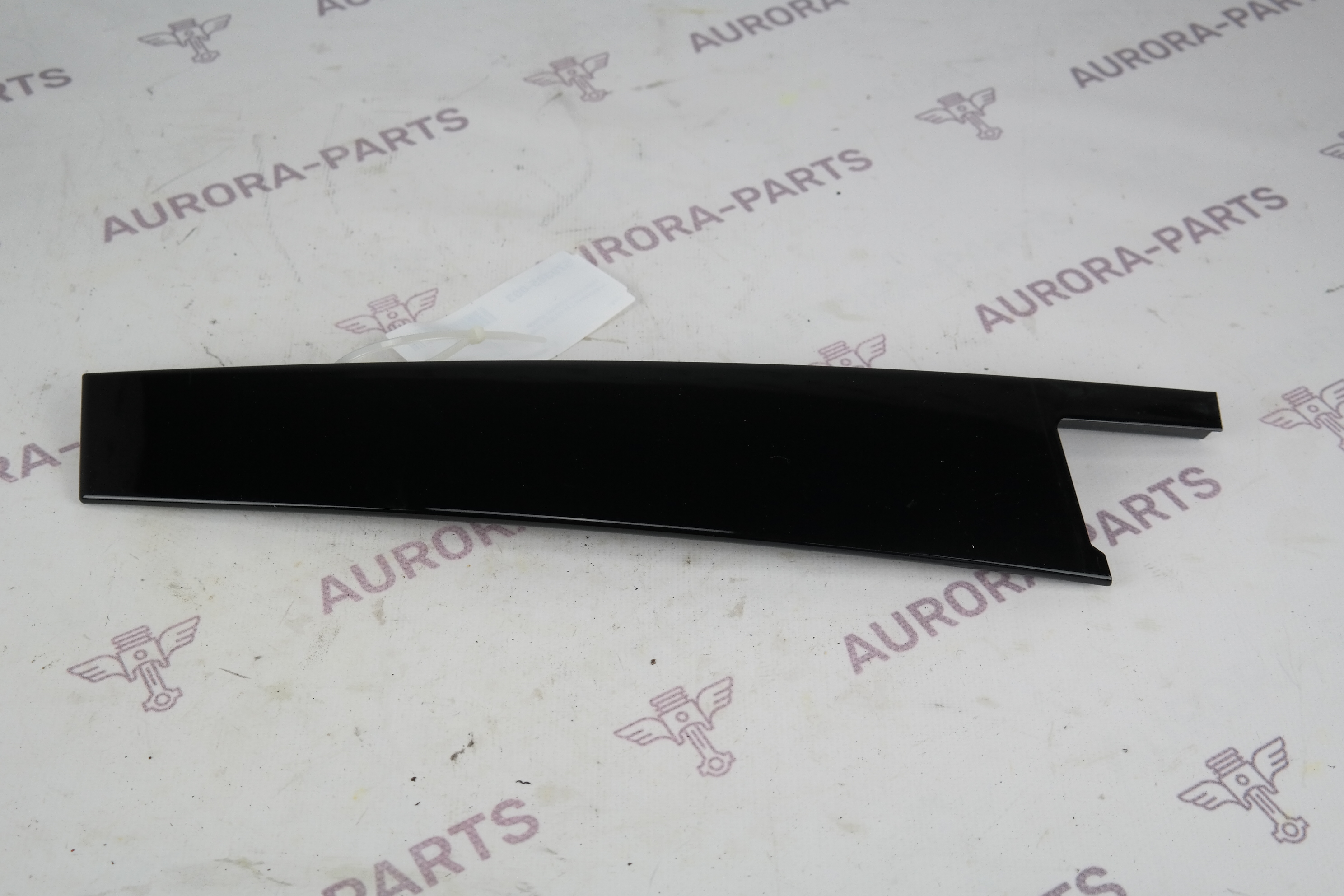 Накладка задней двери наружняя LH Mercedes C-Klasse