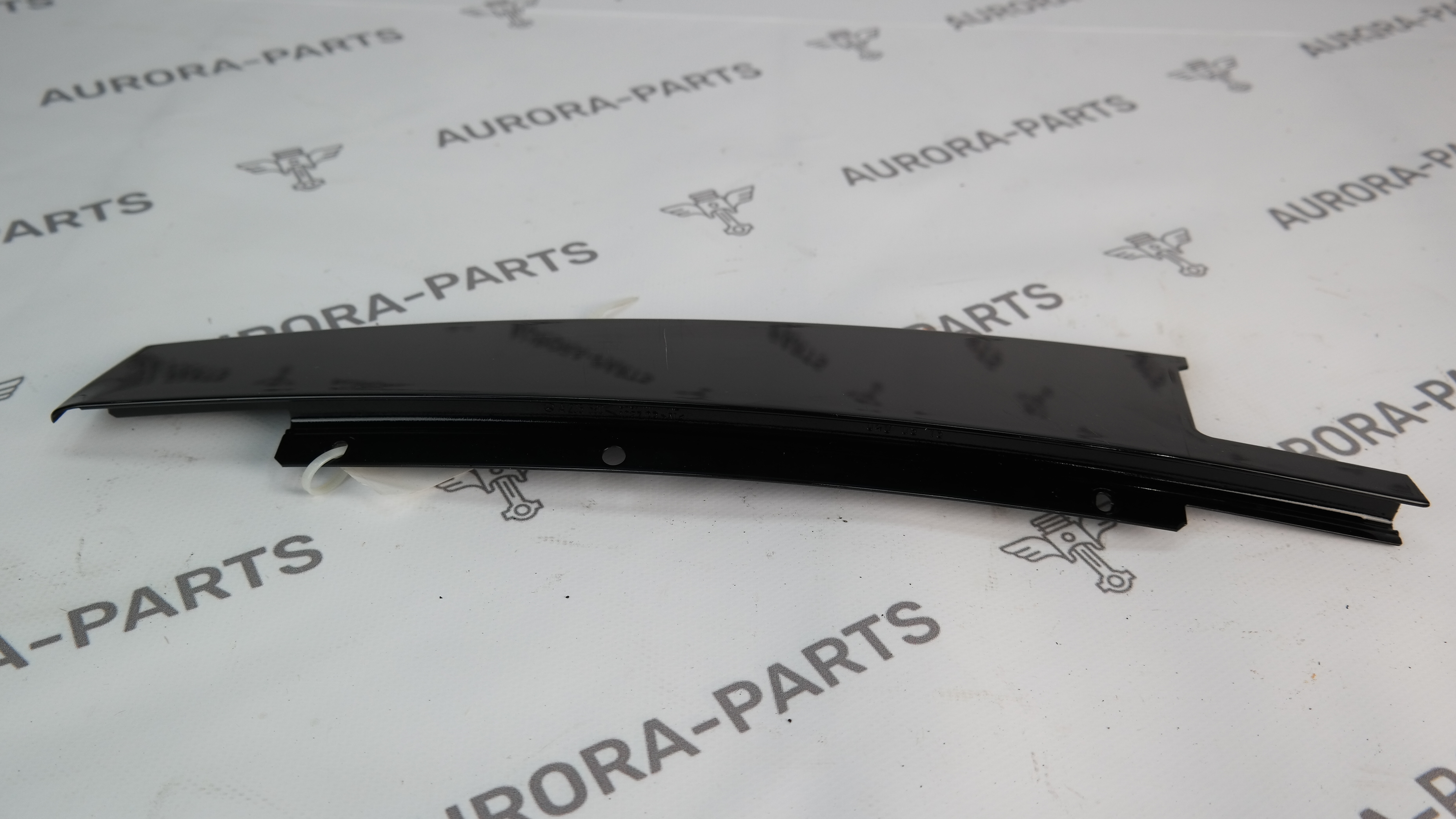 Накладка задней двери наружняя RH Mercedes C-Klasse