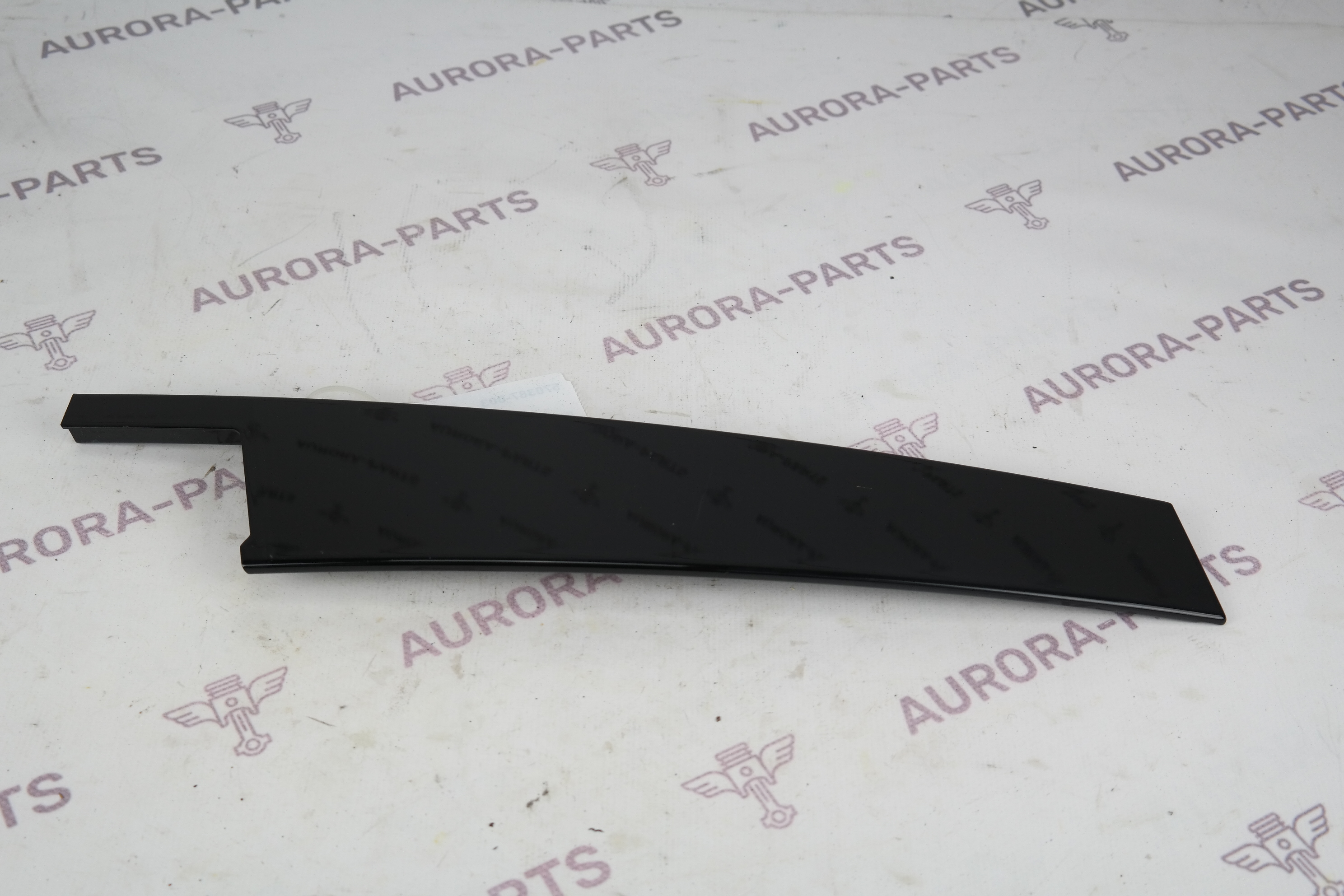 Накладка передней двери наружняя LH Mercedes C-Klasse