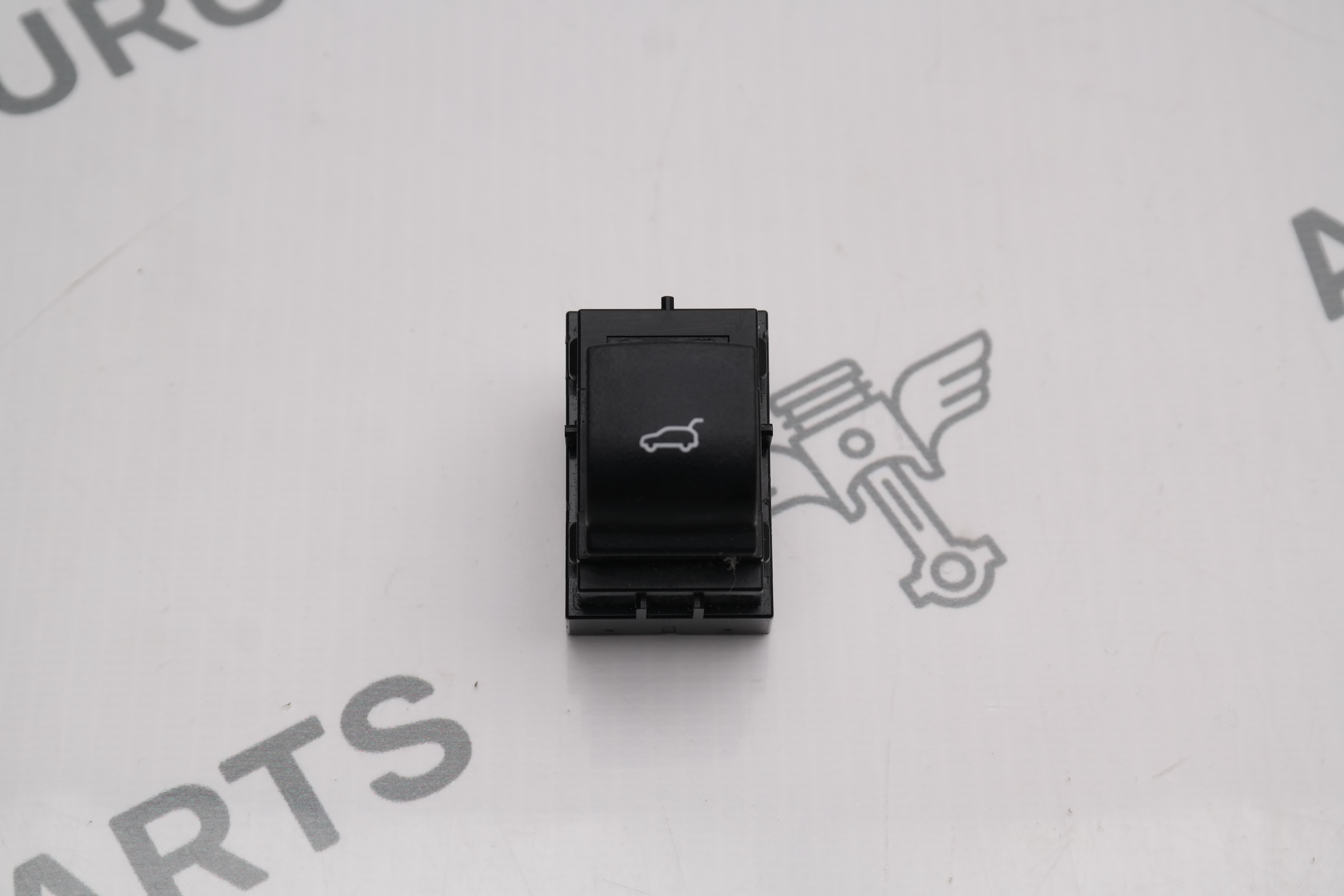 Кнопка открывания багажной двери BMW X5