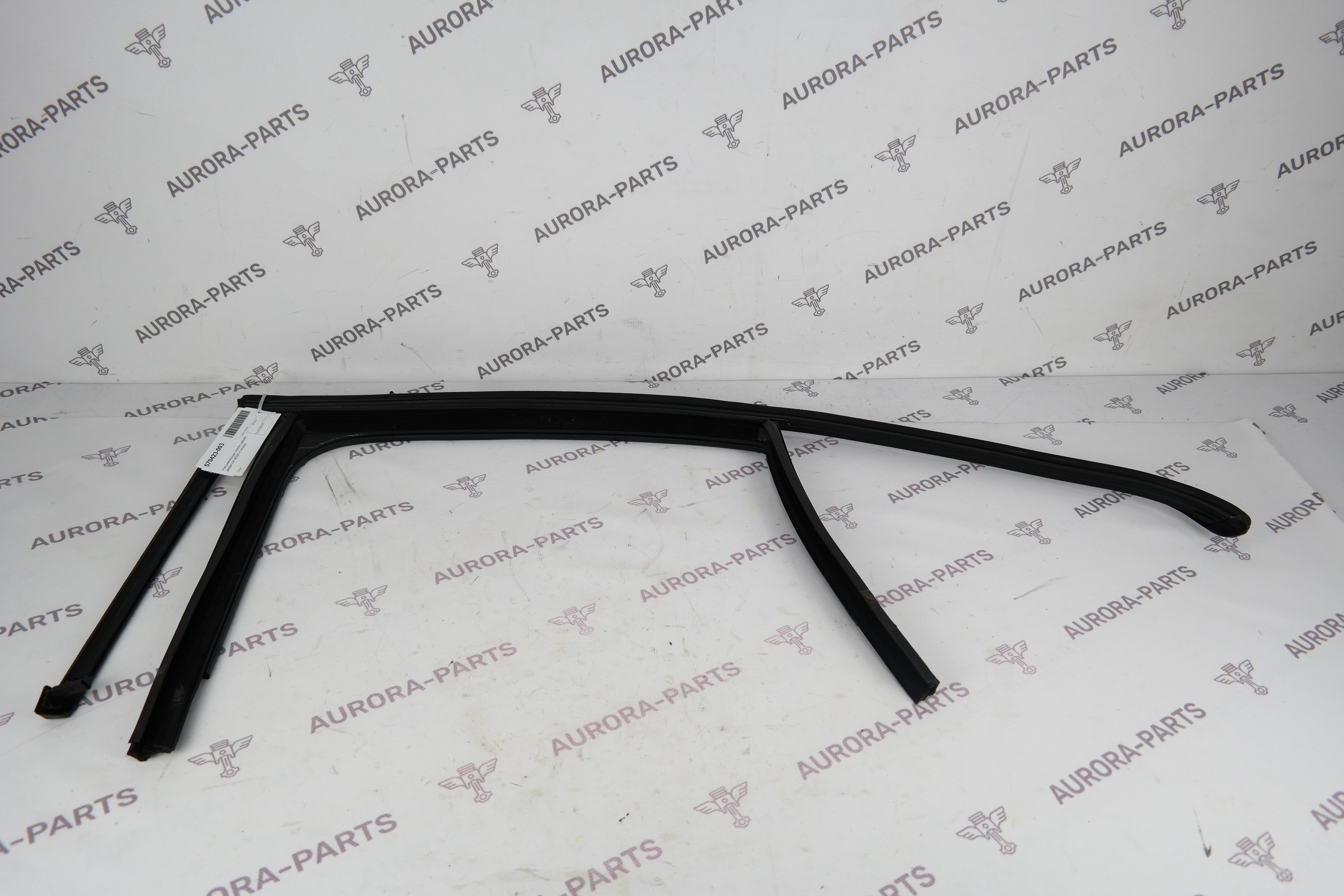 Направляющая стекла задней двери LH Mercedes C-Klasse