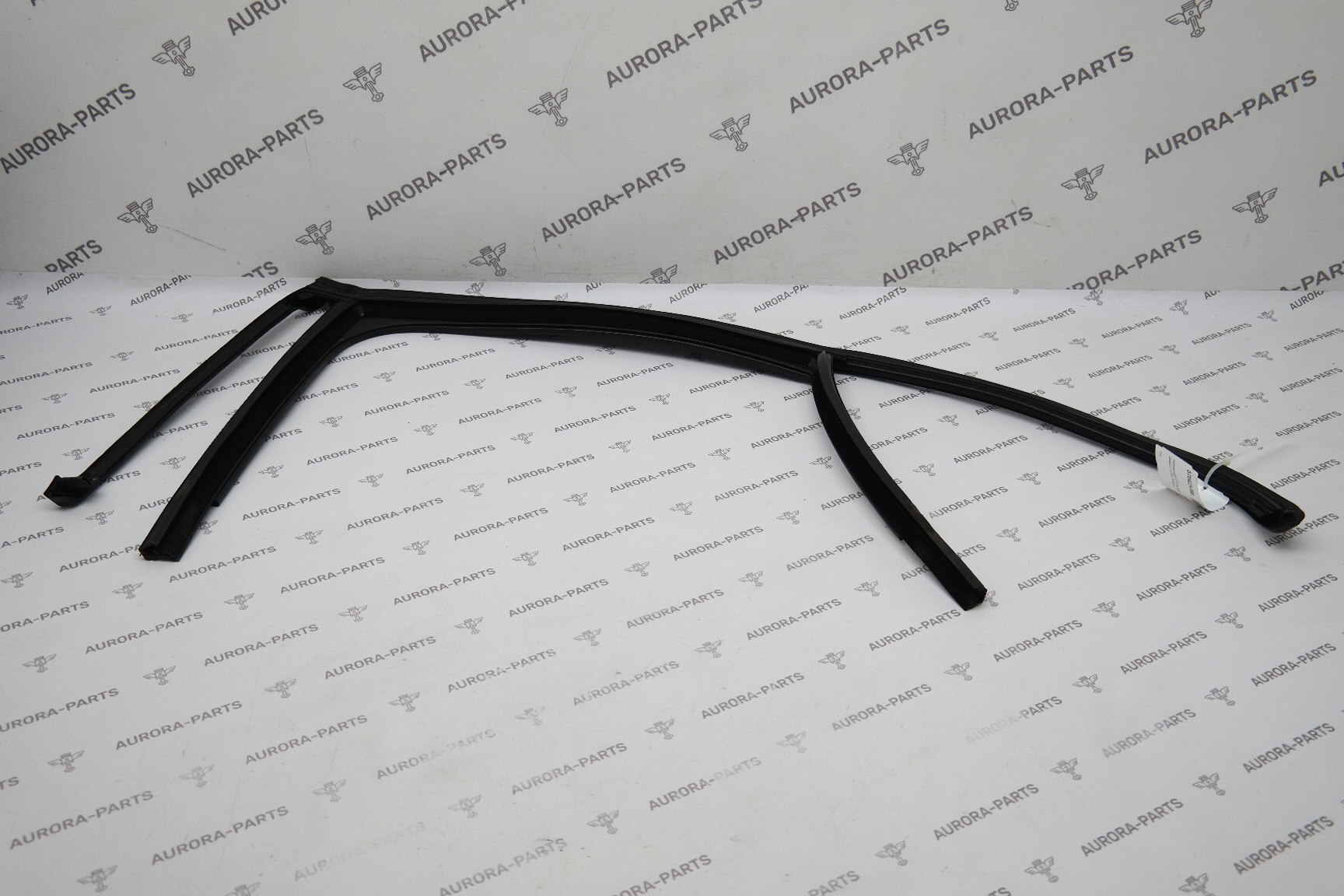 Направляющая стекла задней двери LH Mercedes C-Klasse