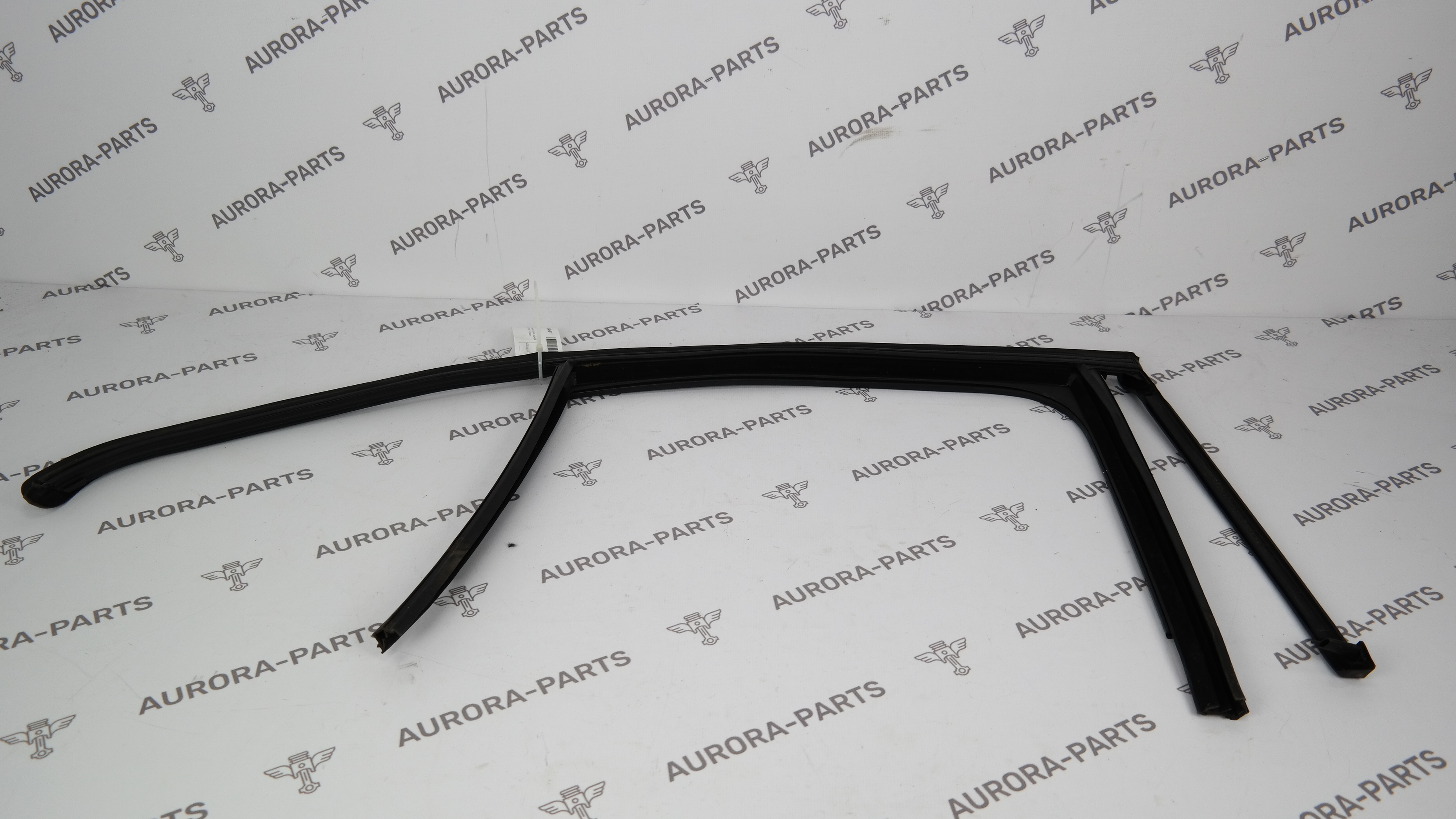 Направляющая стекла задней двери RH Mercedes C-Klasse