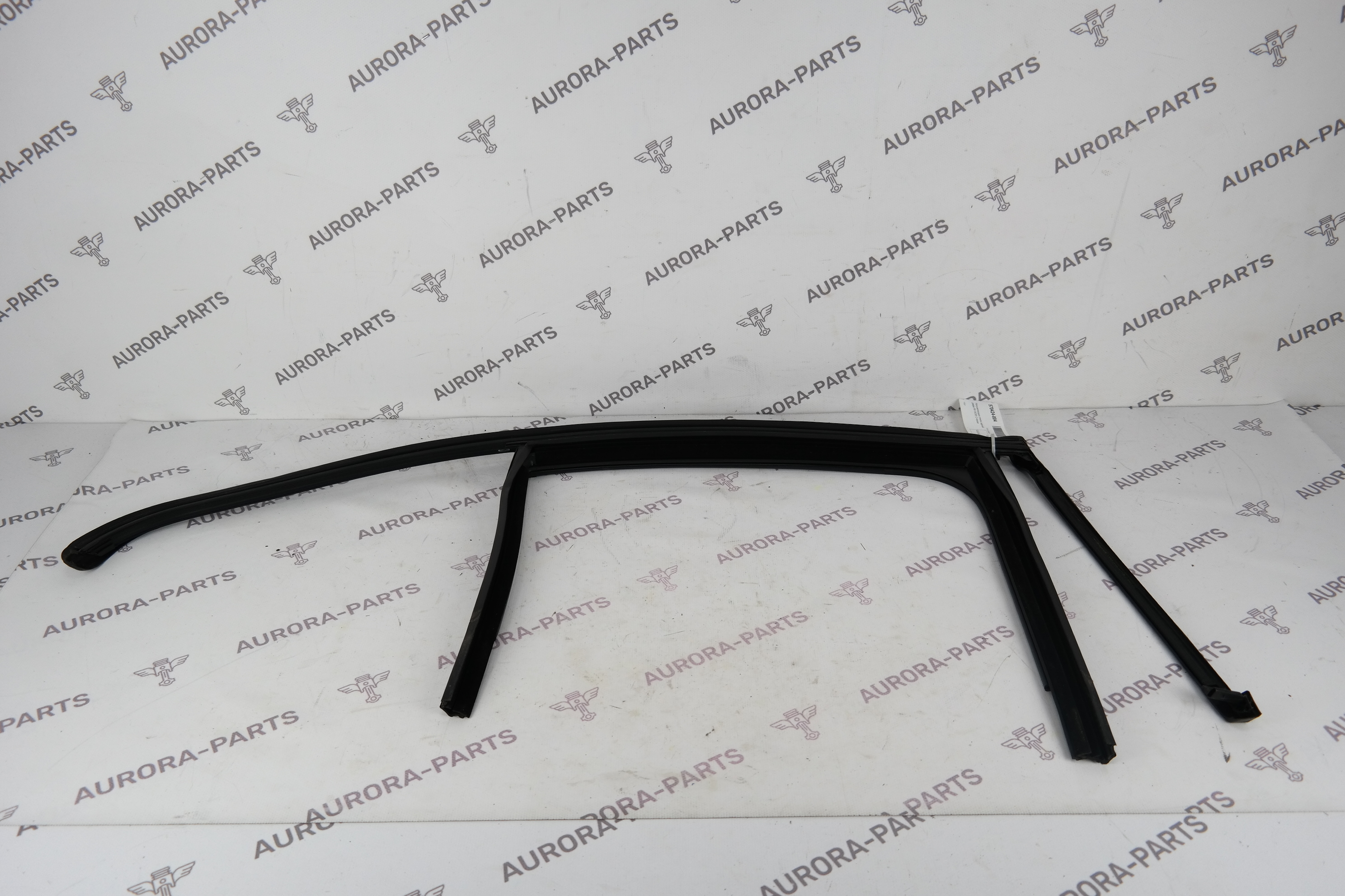 Направляющая стекла задней двери RH Mercedes C-Klasse