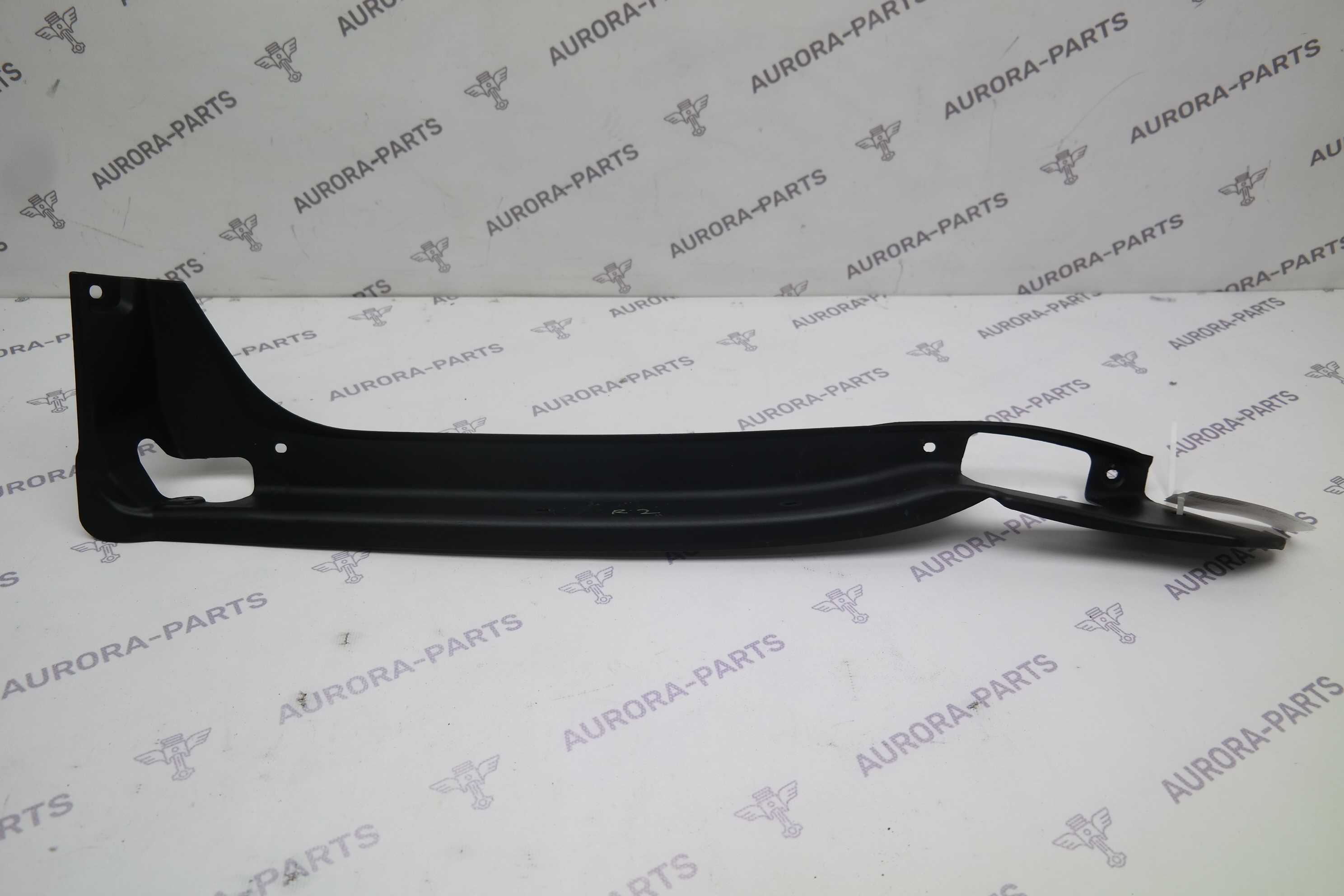 Водосток крышки багажника LH BMW X6