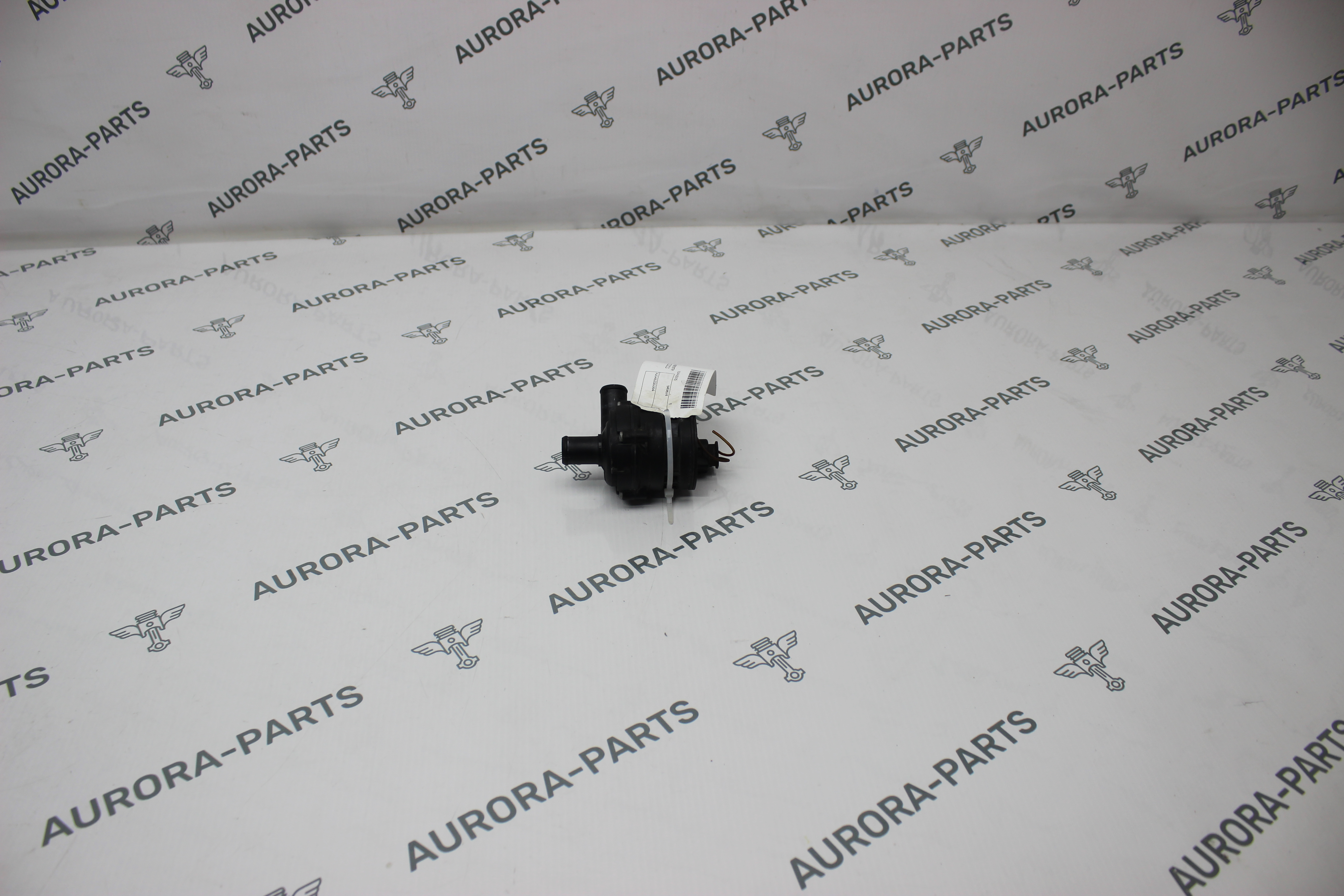 Насос охлаждающей жидкости дополнительный Mercedes C-Klasse