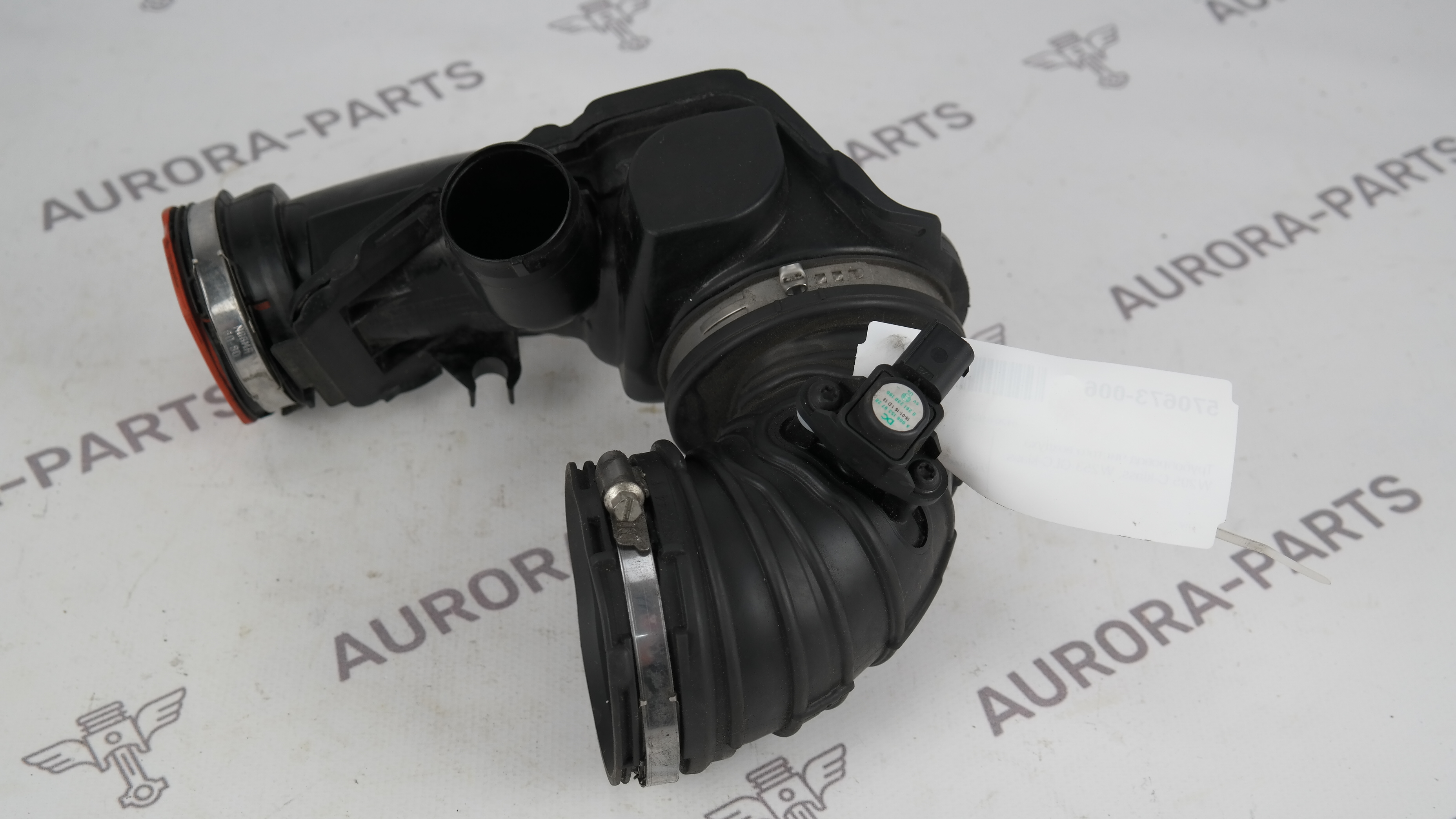 Трубопровод чистого воздуха Mercedes C-Klasse