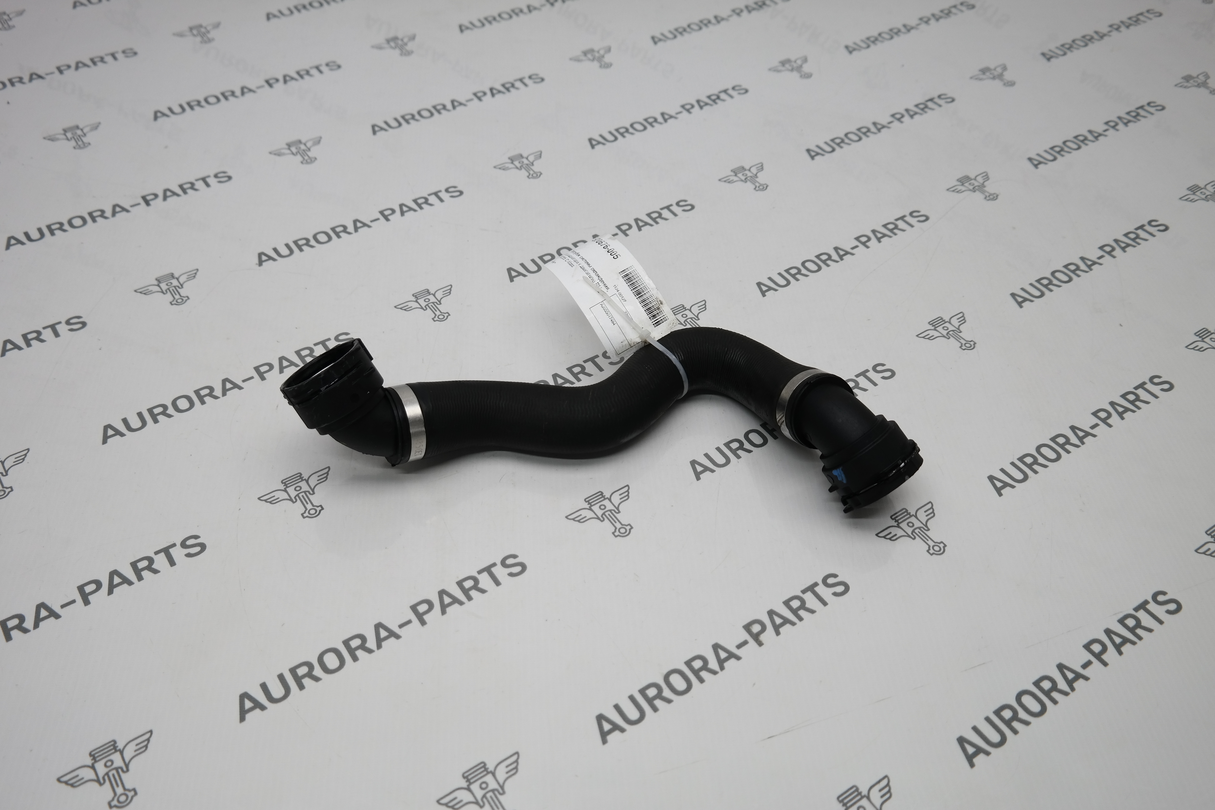 Патрубок системы охлаждения, от радиатора к двигателю RH Mercedes C-Klasse