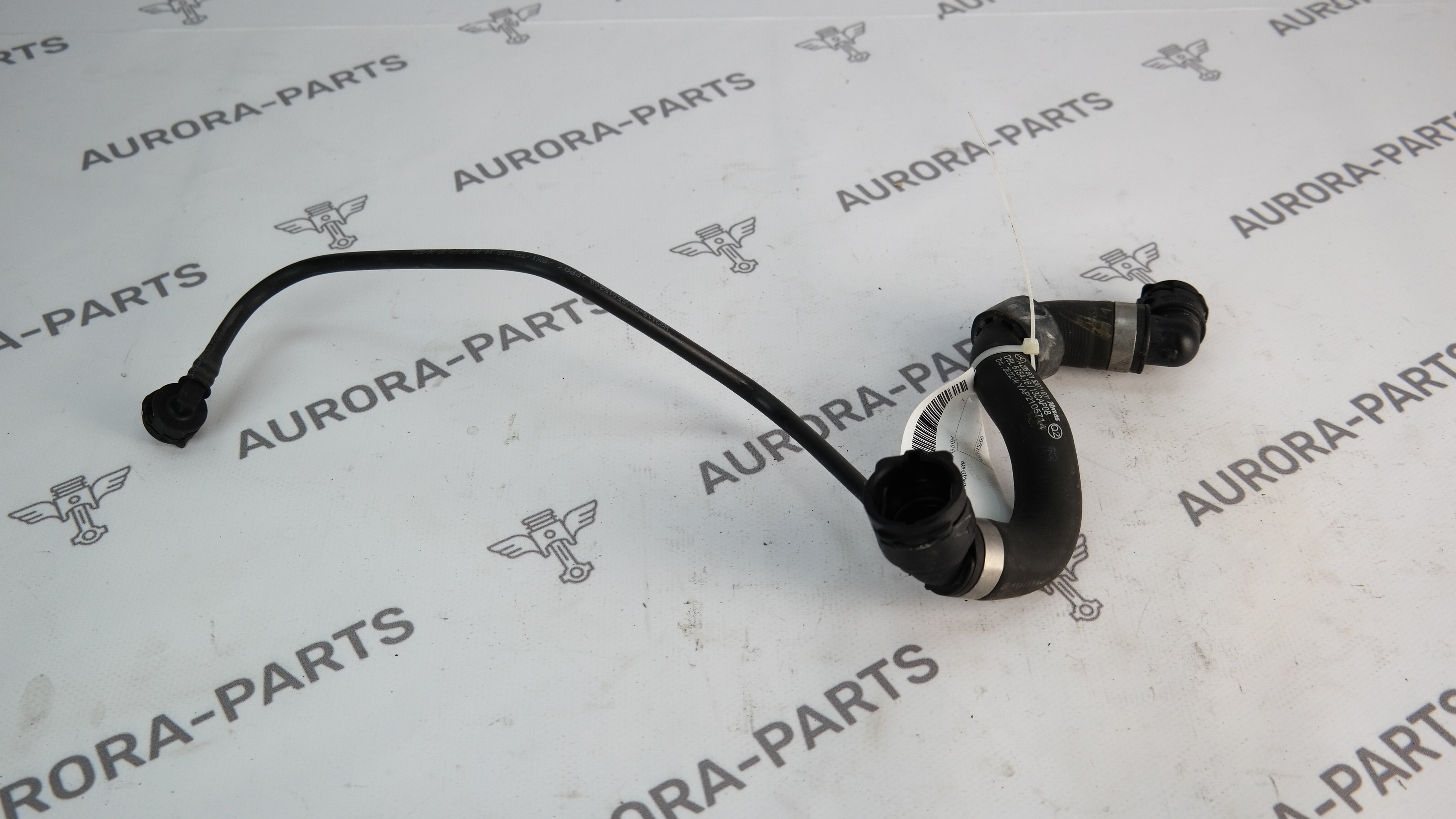 Патрубок системы охлаждения Mercedes C-Klasse