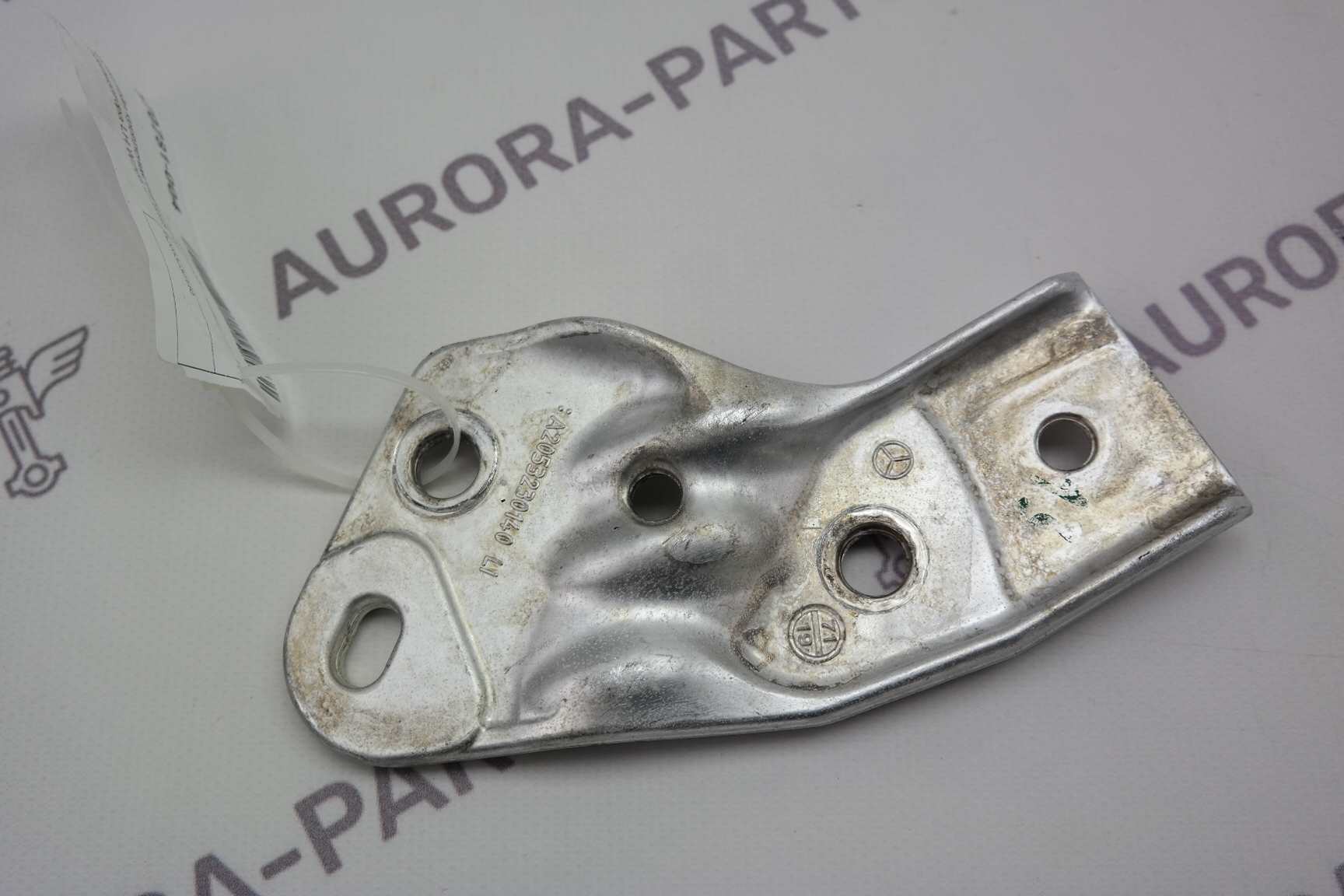 Кронштейн крепления переднего стабилизатора LH Mercedes C-Klasse