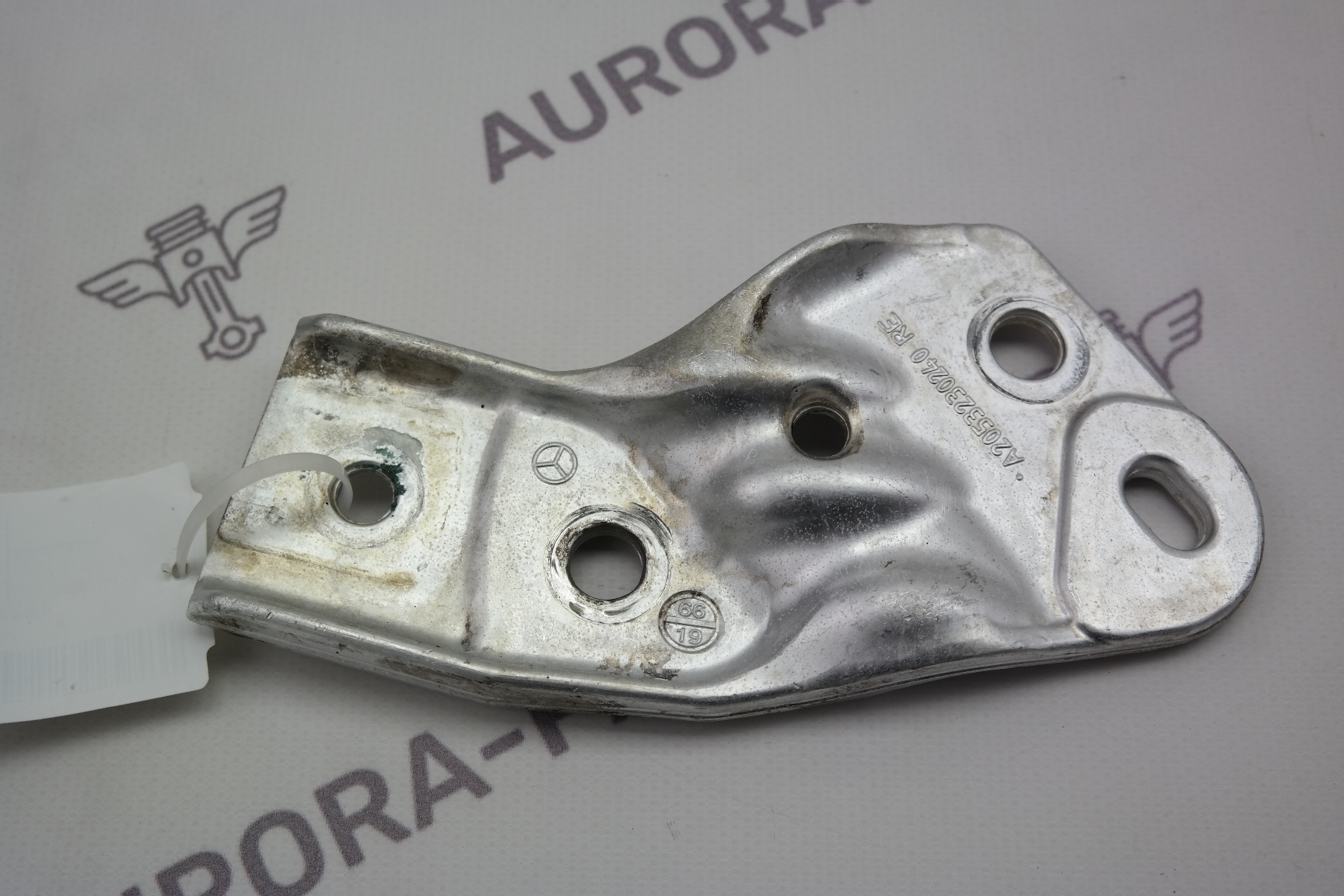 Кронштейн крепления переднего стабилизатора RH Mercedes C-Klasse