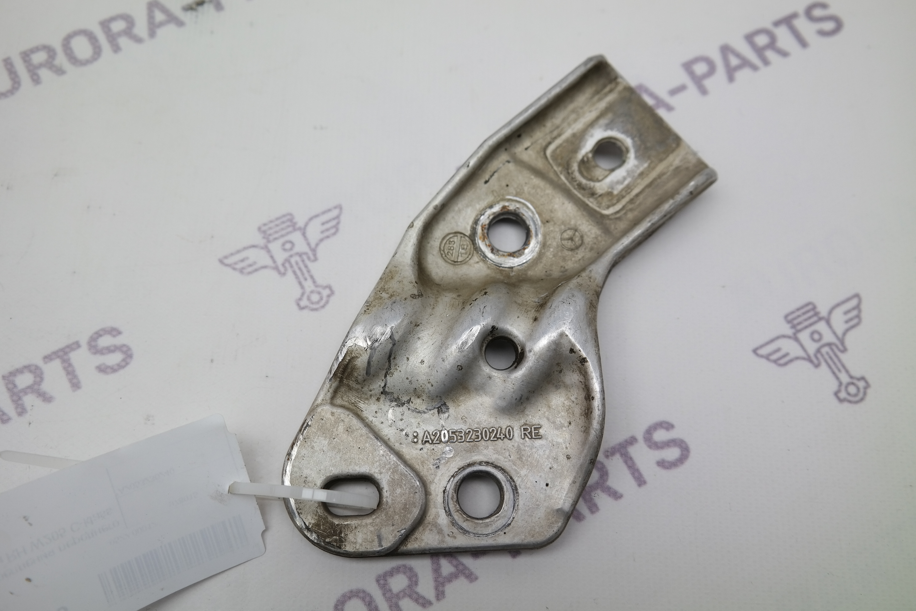 Кронштейн крепления переднего стабилизатора RH Mercedes C-Klasse