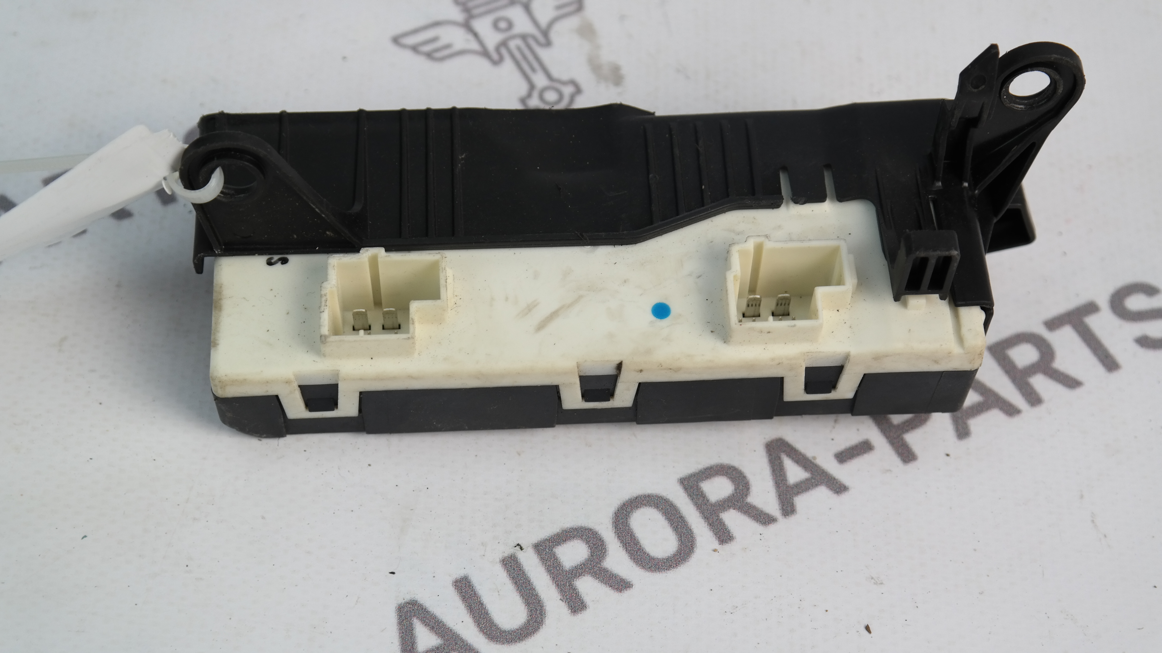 Блок управления автоматической крышкой багажника Mercedes GLC