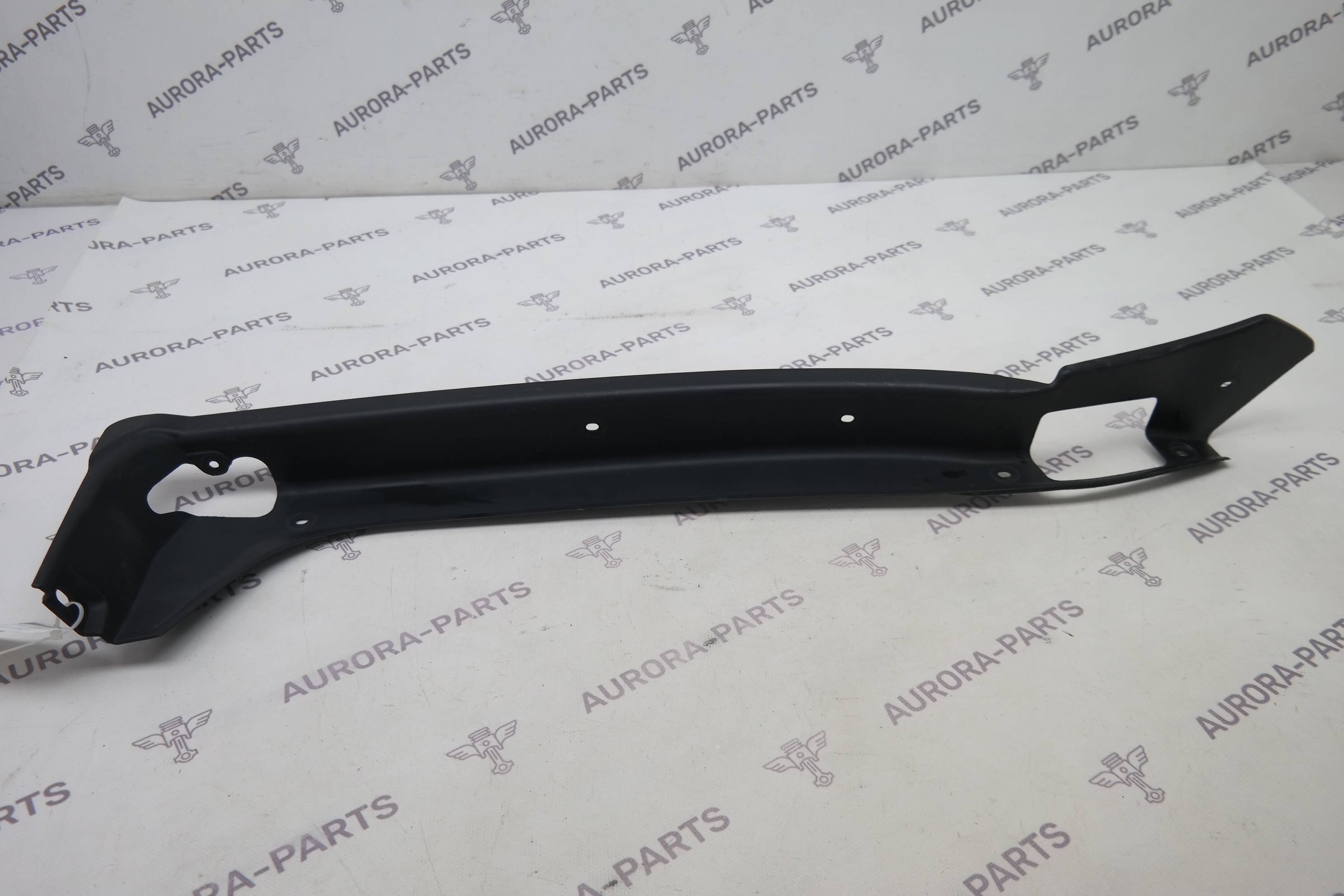 Водосток крышки багажника RH BMW X6