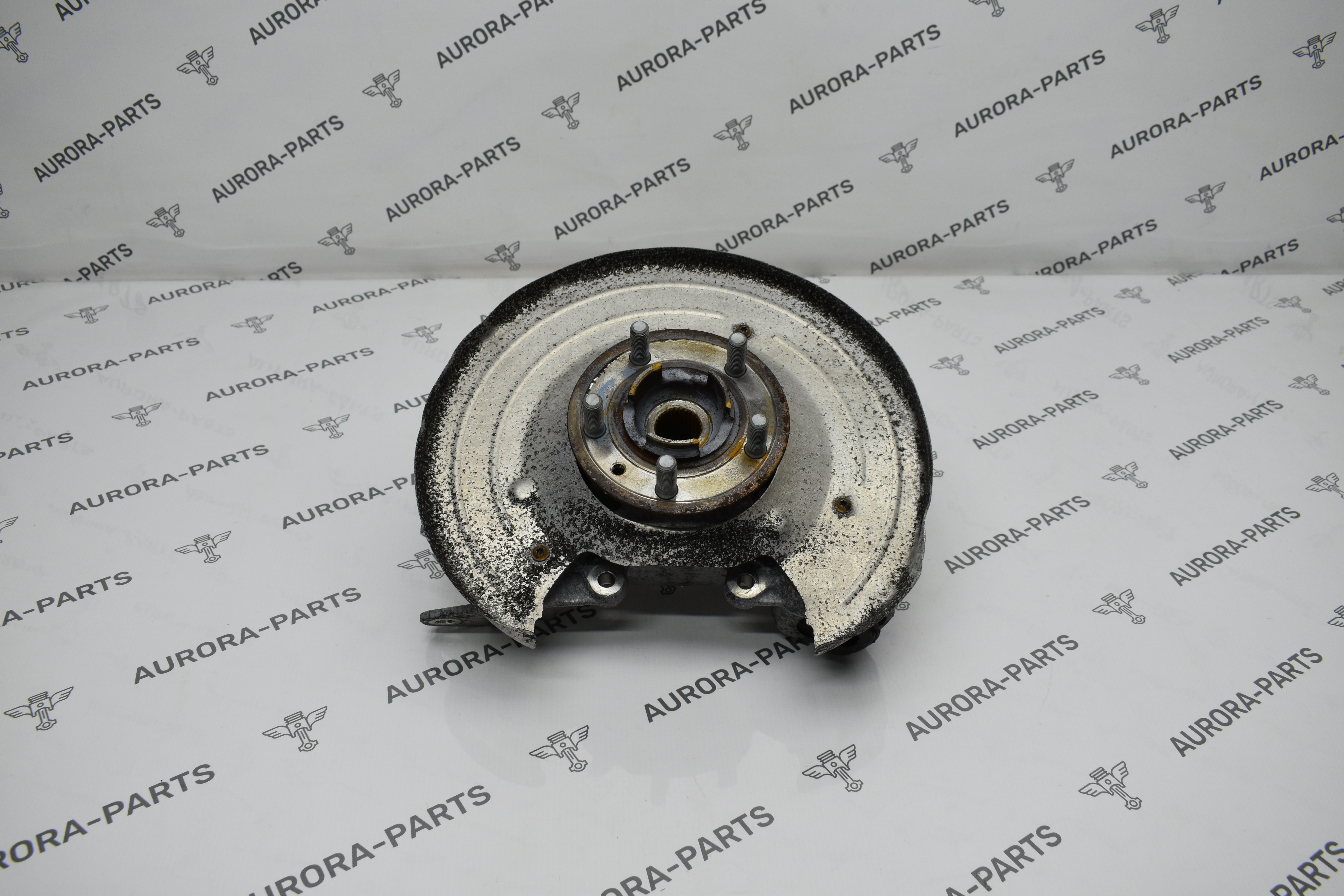 Кулак поворотный задней подвески RH Land Rover Discovery