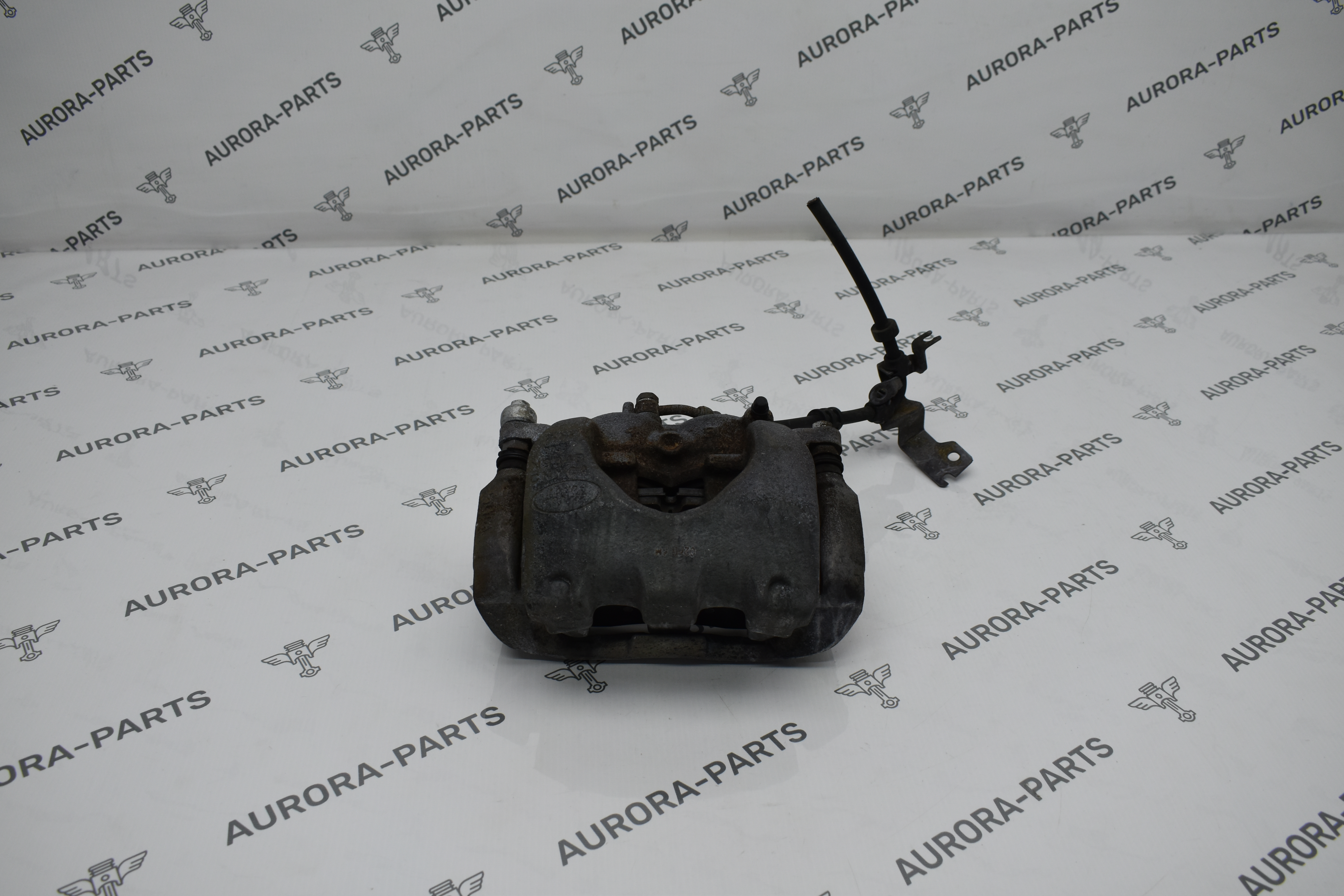 Суппорт тормозной передний RH Land Rover Discovery